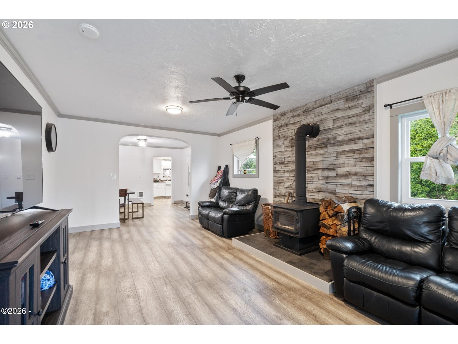 409 DEL MONTE AVE
