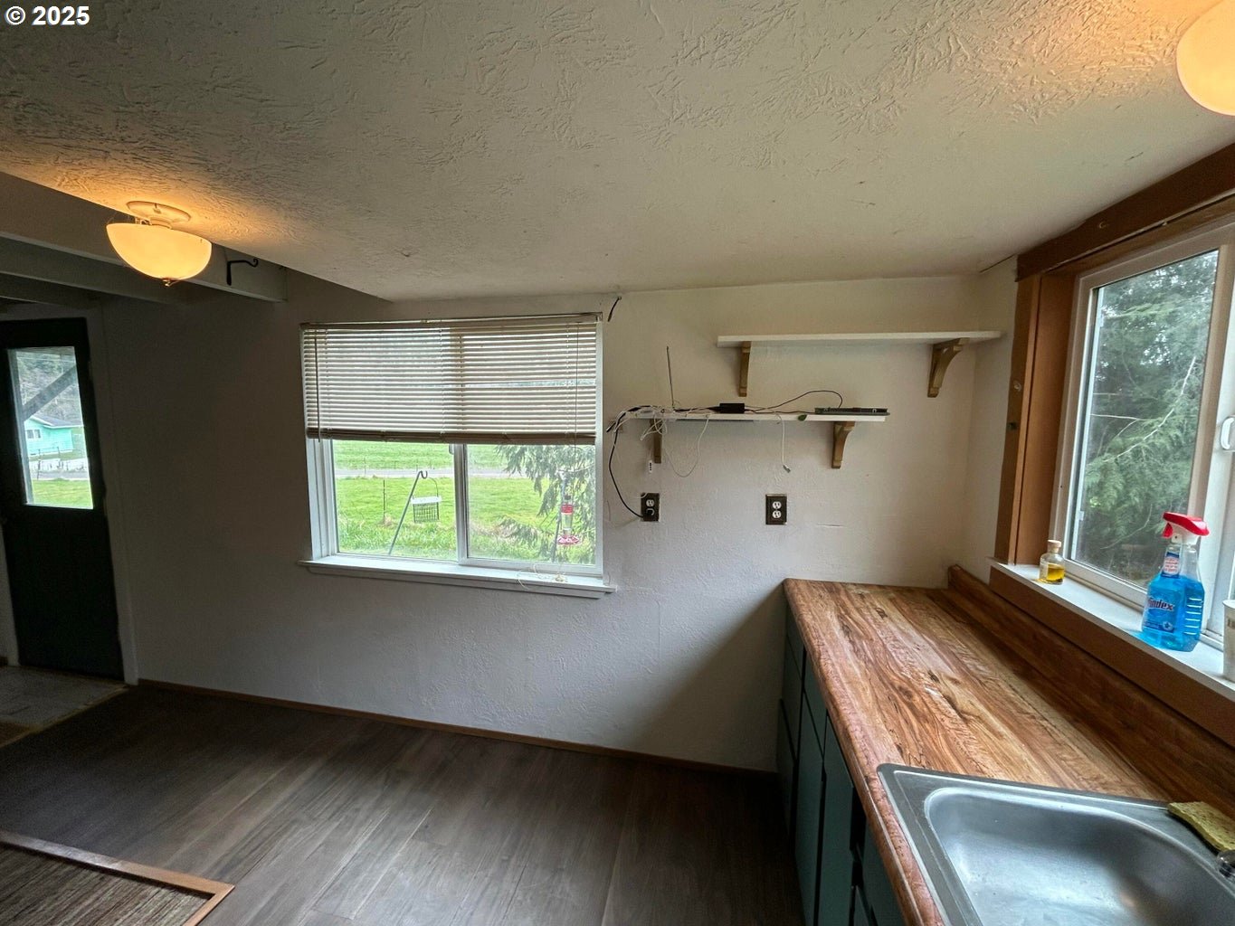 8250 KILCHIS RIVER RD
