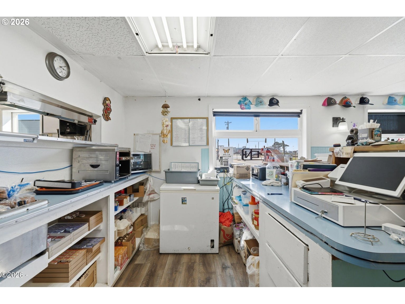 202 N HIGHWAY 101