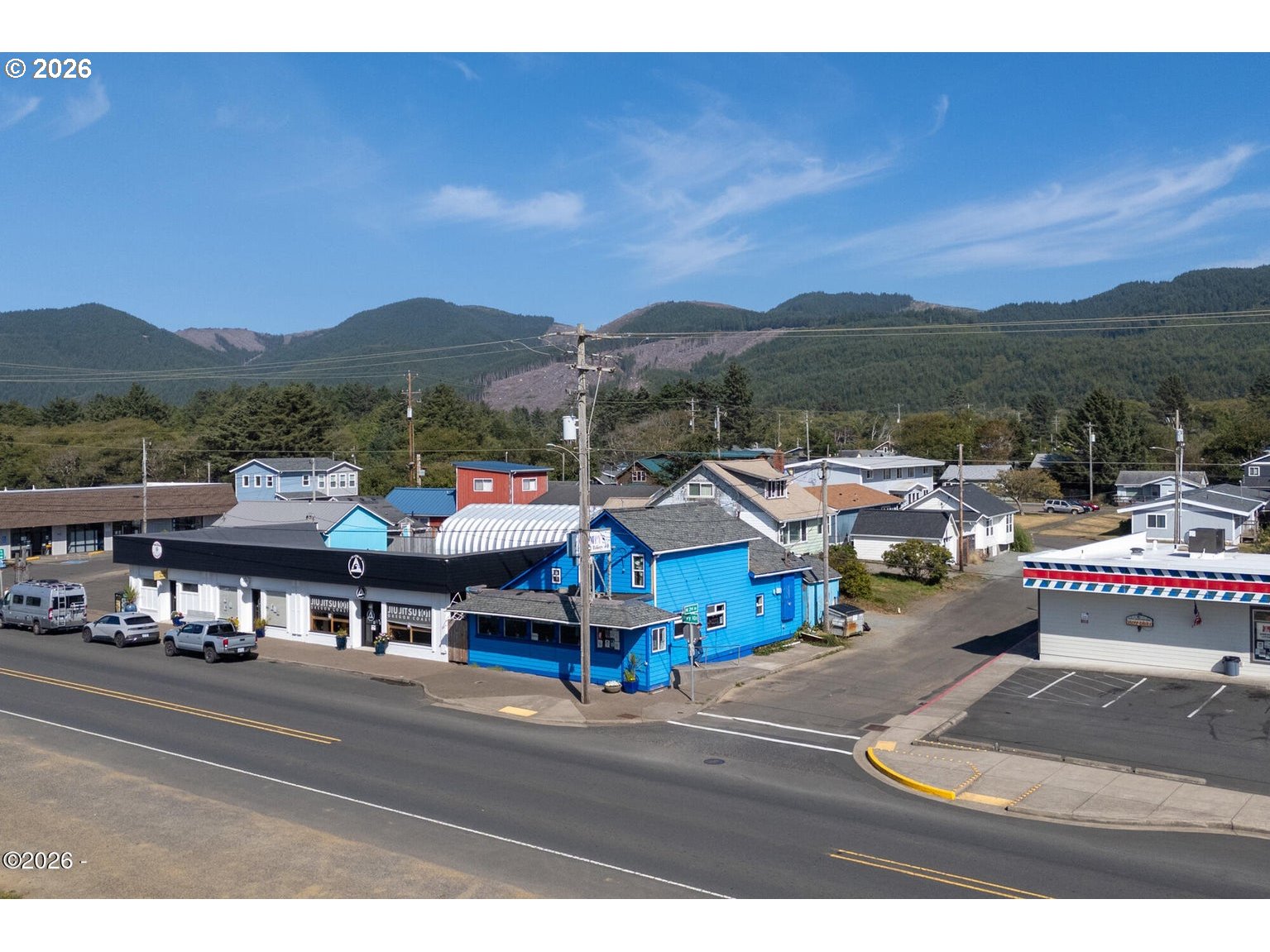 202 N HIGHWAY 101