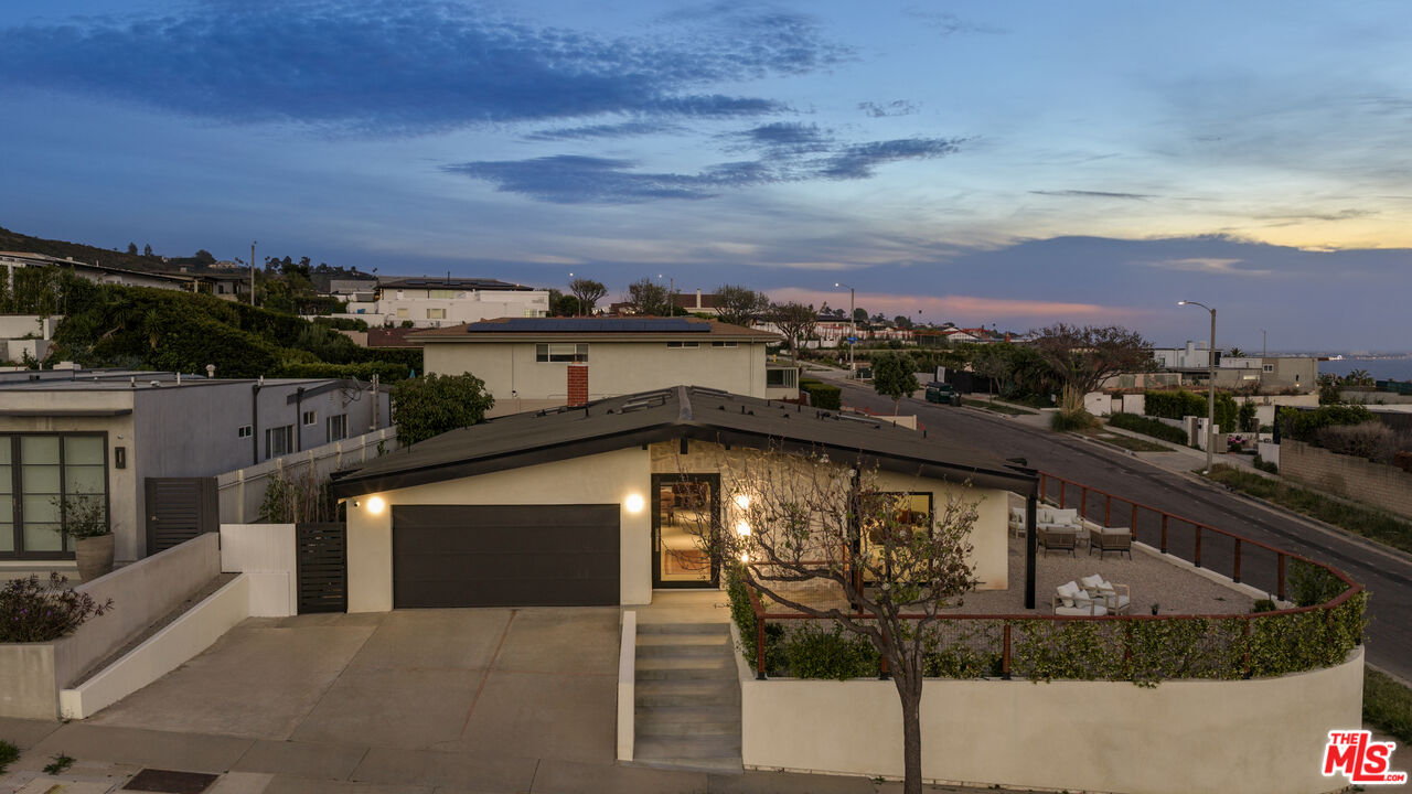 3748 Seahorn Dr