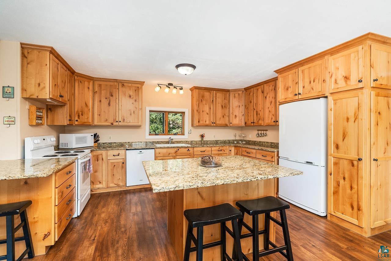 5896 Ratika Rd
