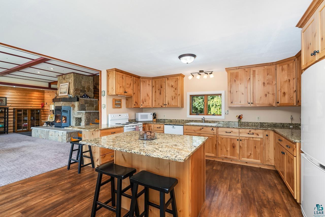 5896 Ratika Rd
