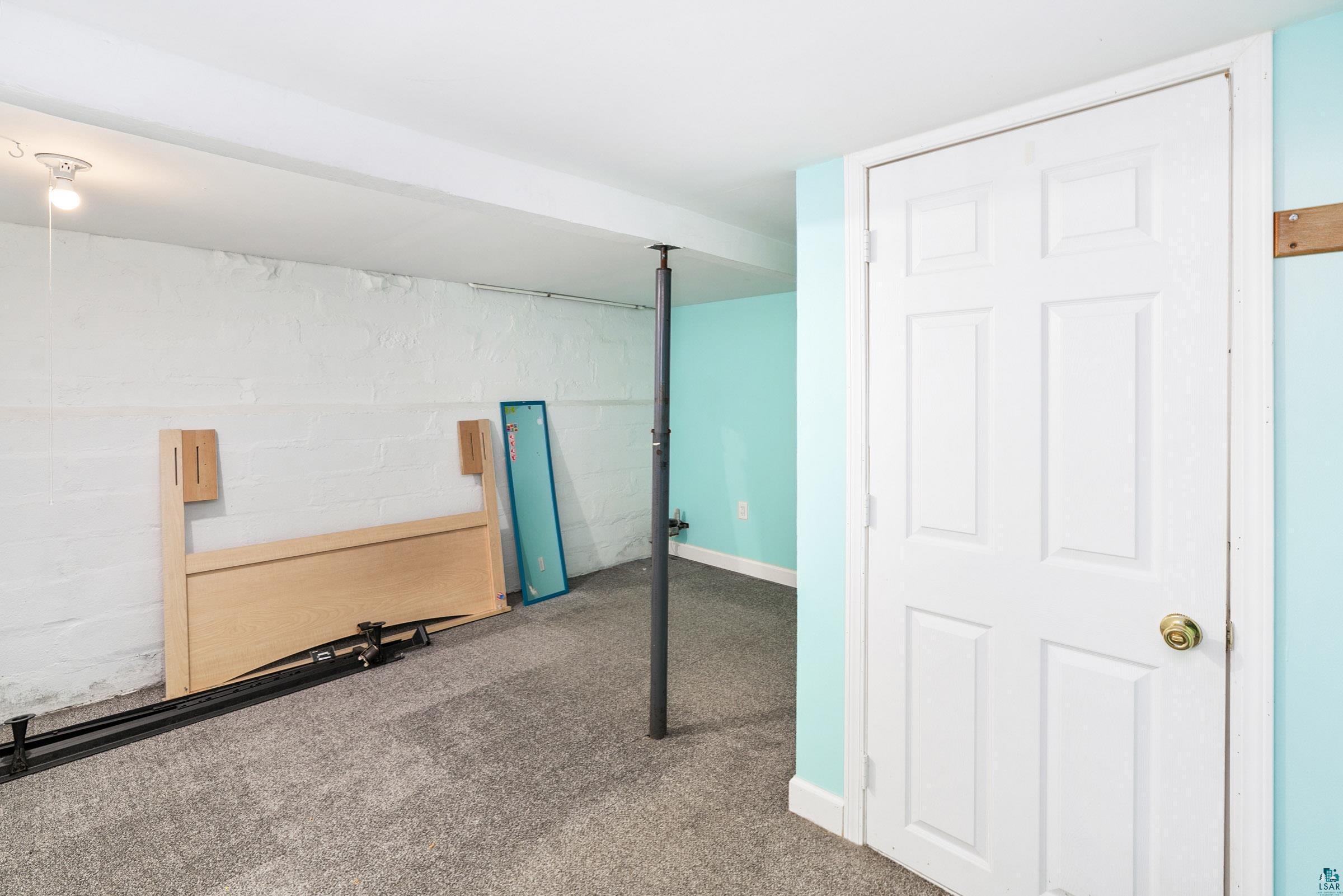 4614 Jay St