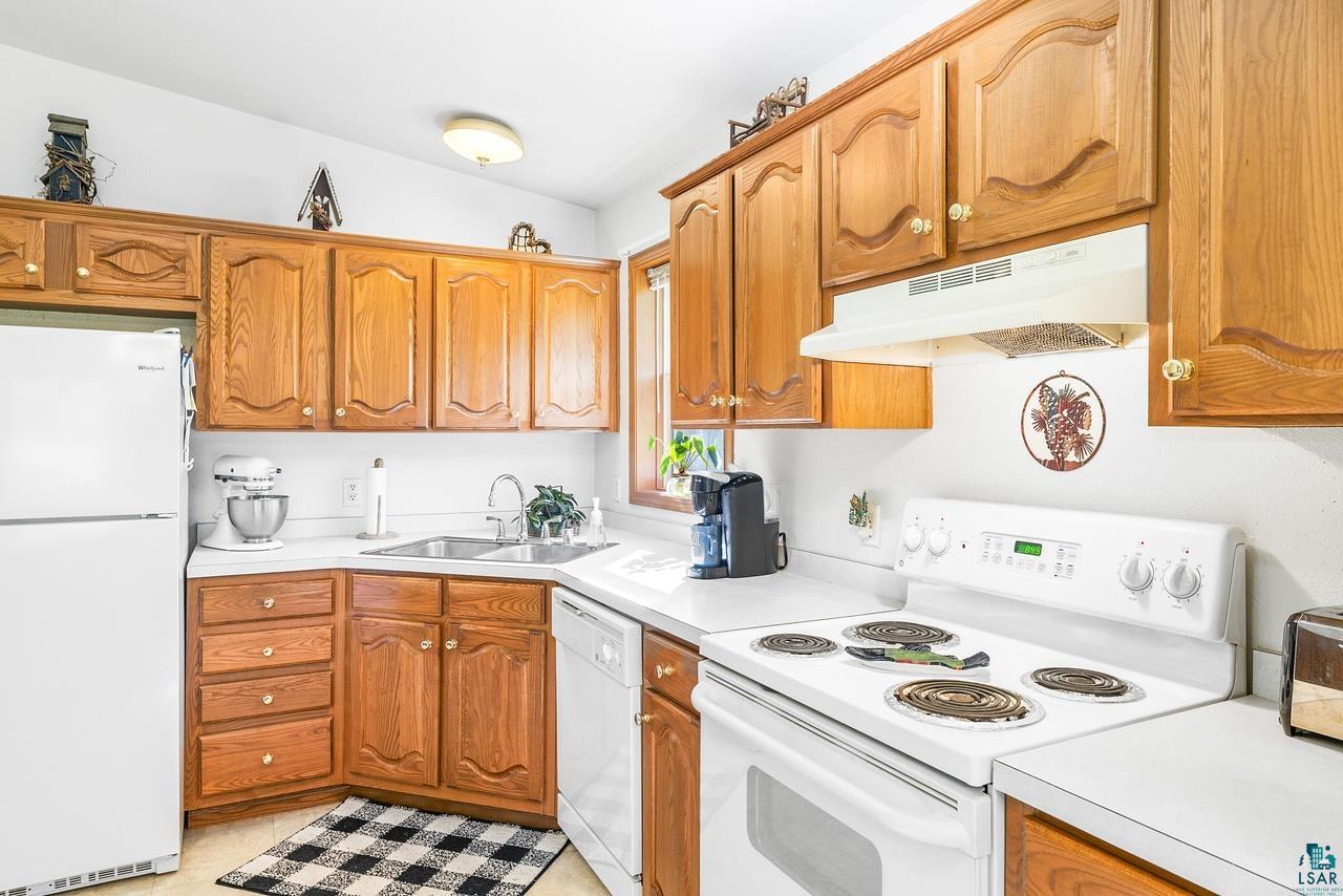 4417 Cedarway Rd