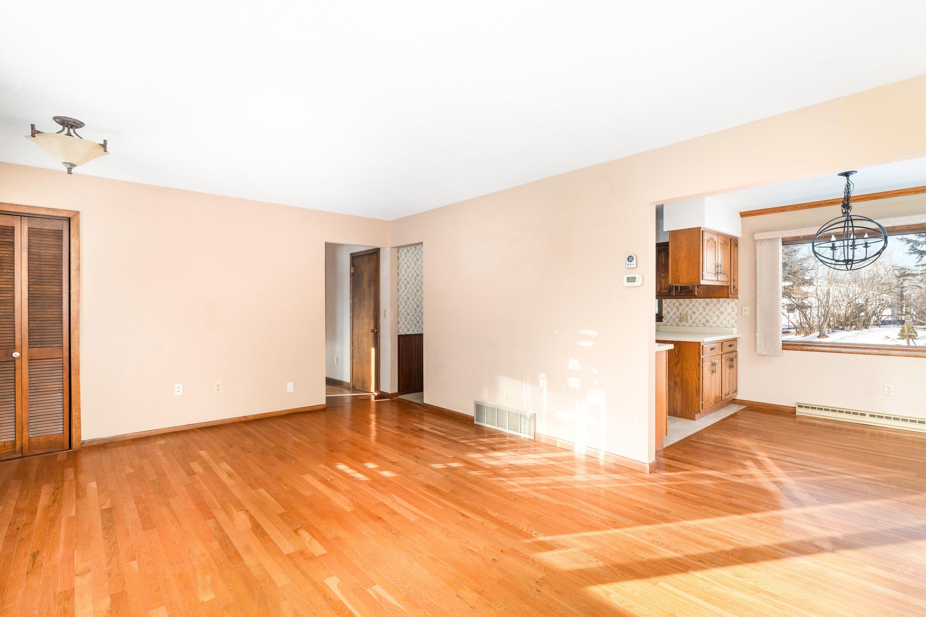 205 E Hubbell St