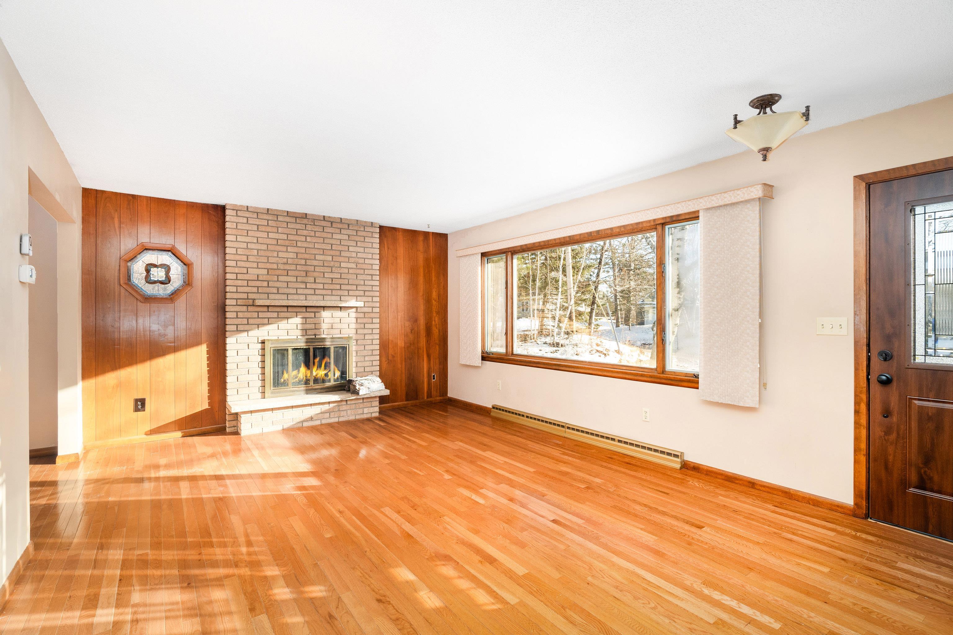 205 E Hubbell St