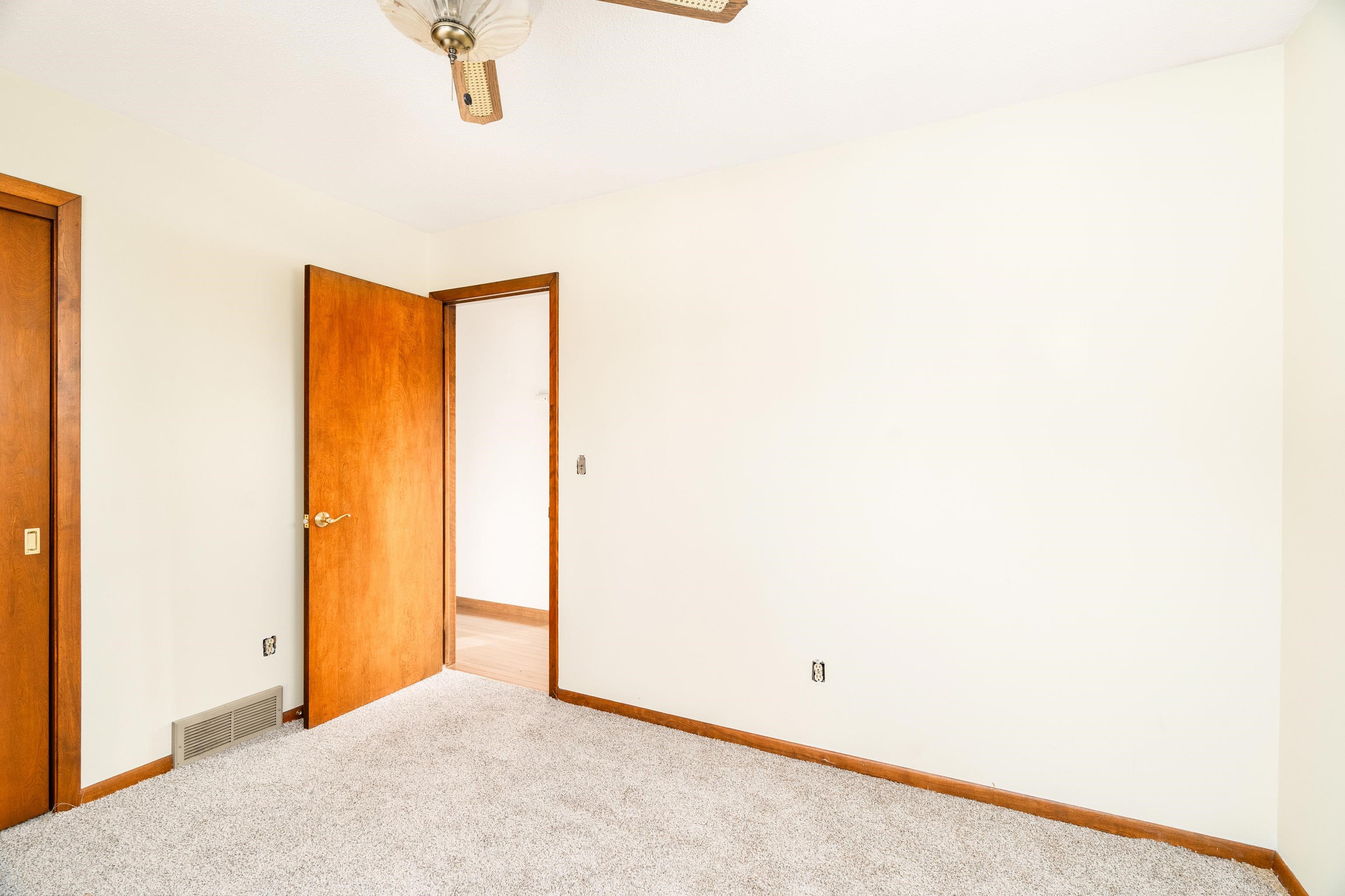 205 E Hubbell St