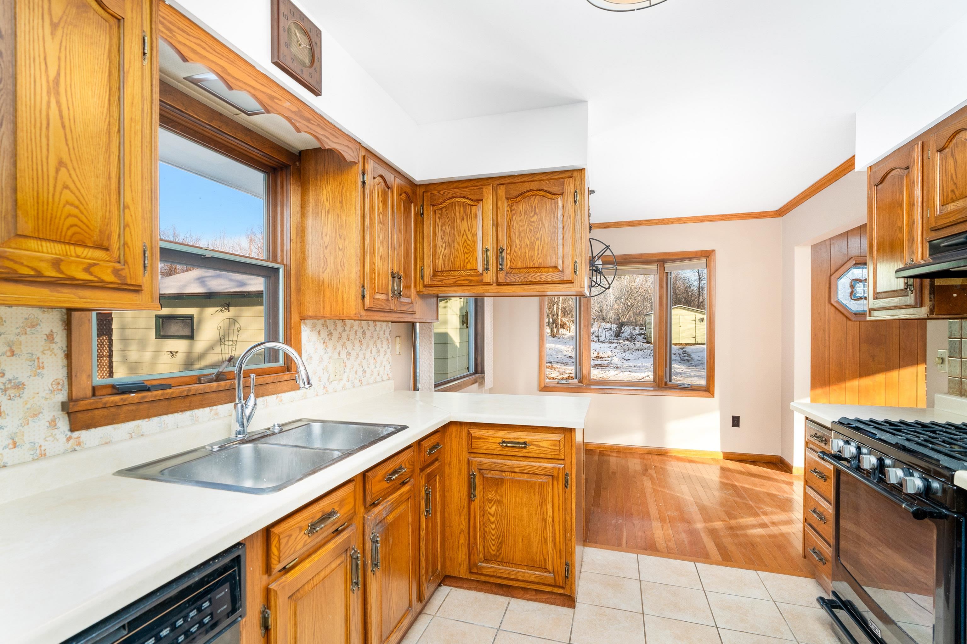 205 E Hubbell St