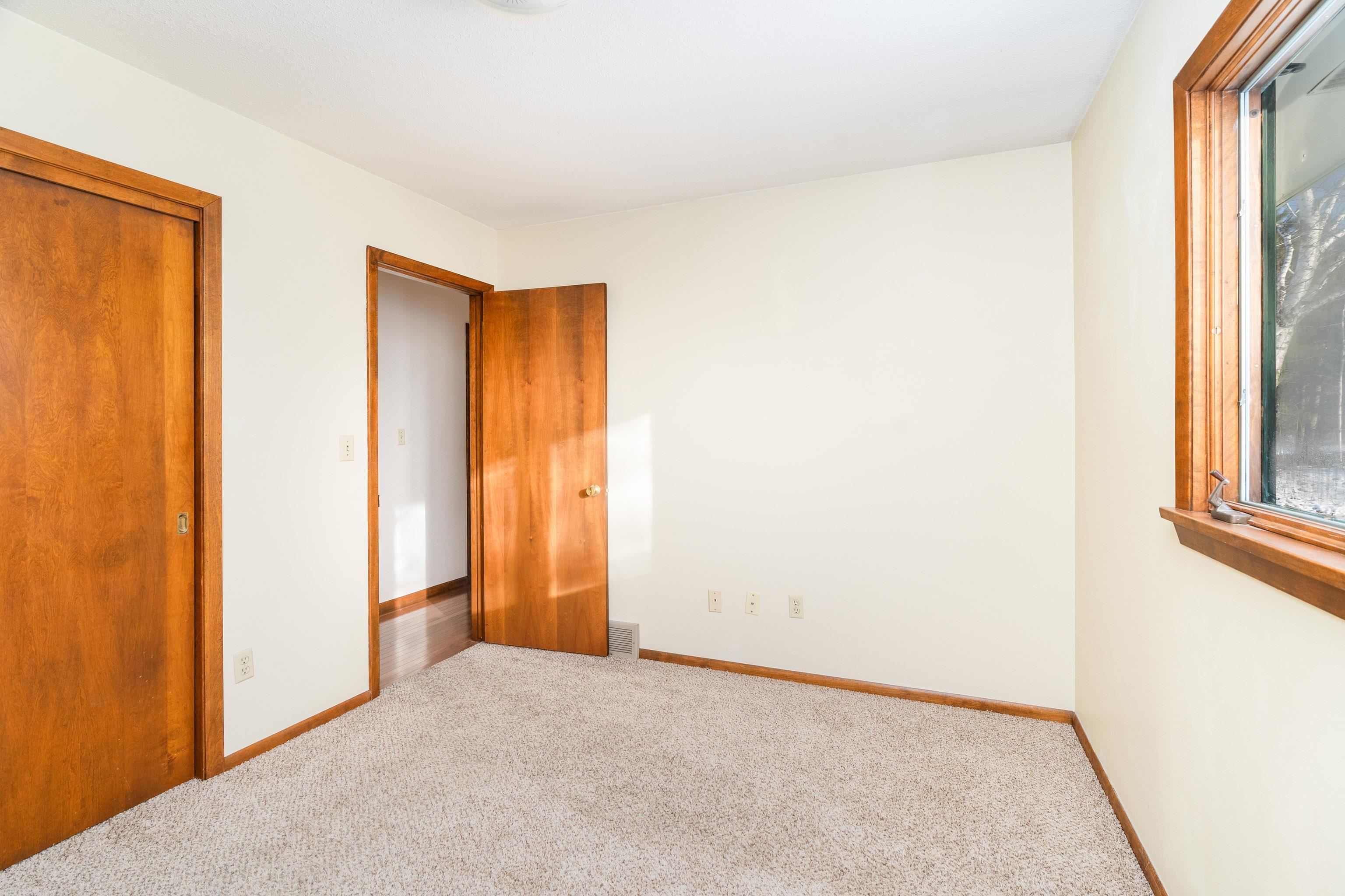 205 E Hubbell St