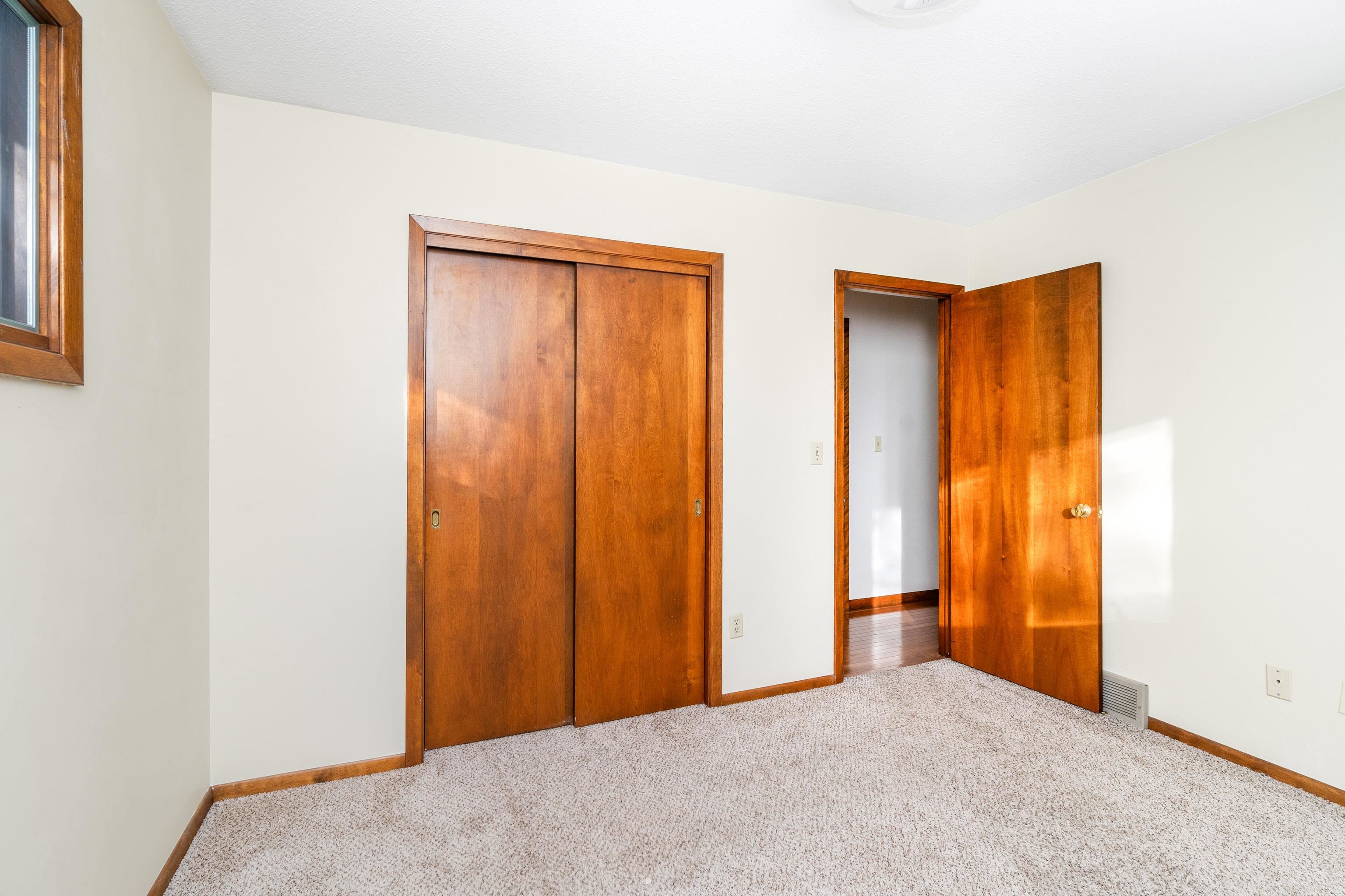 205 E Hubbell St