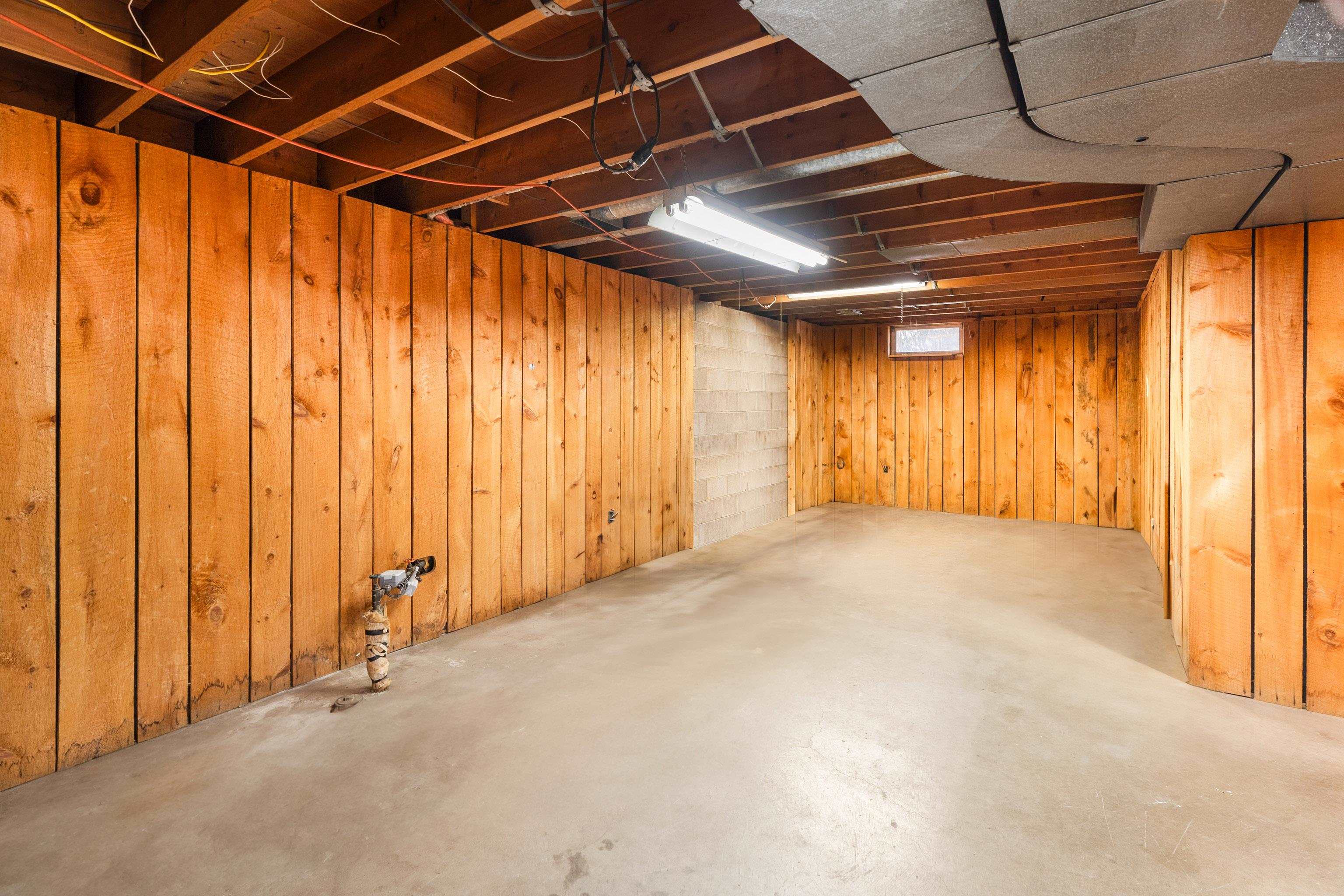 205 E Hubbell St
