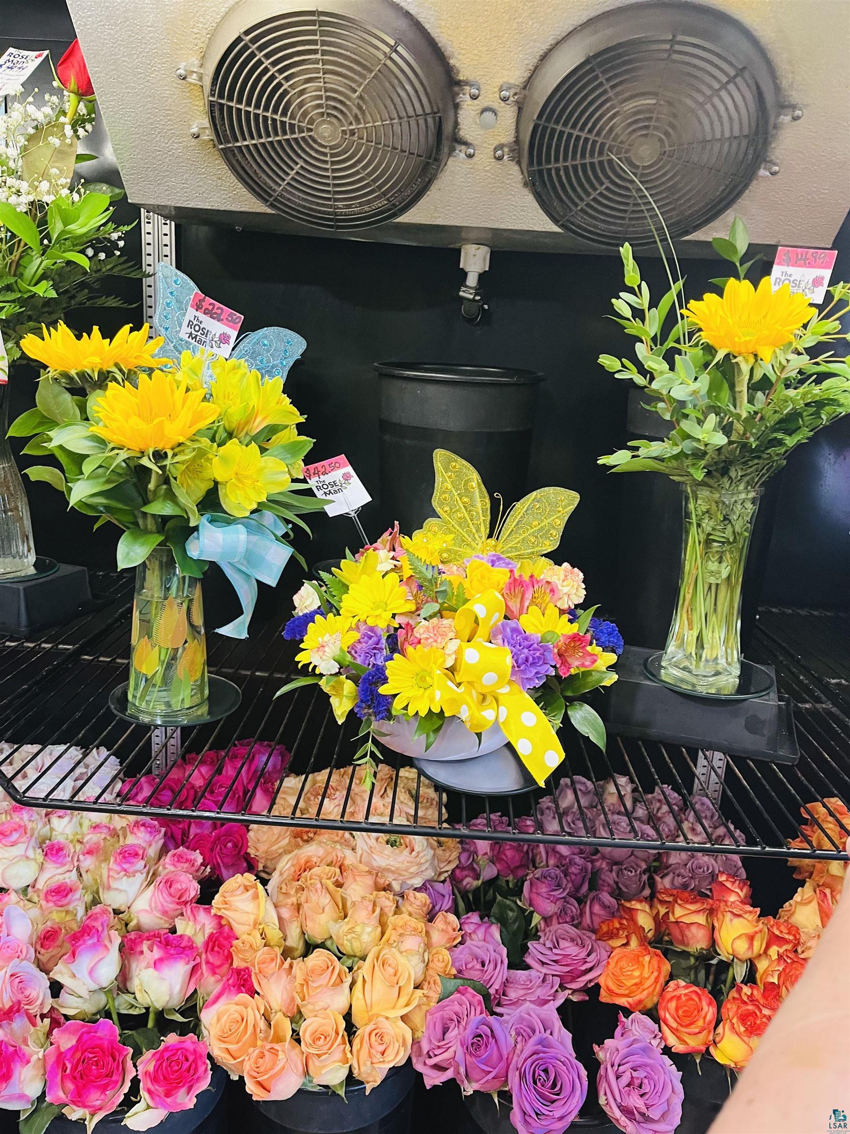 36 W Central Entrance Unit: The Rose Man Rose and Floral Shop Business Only