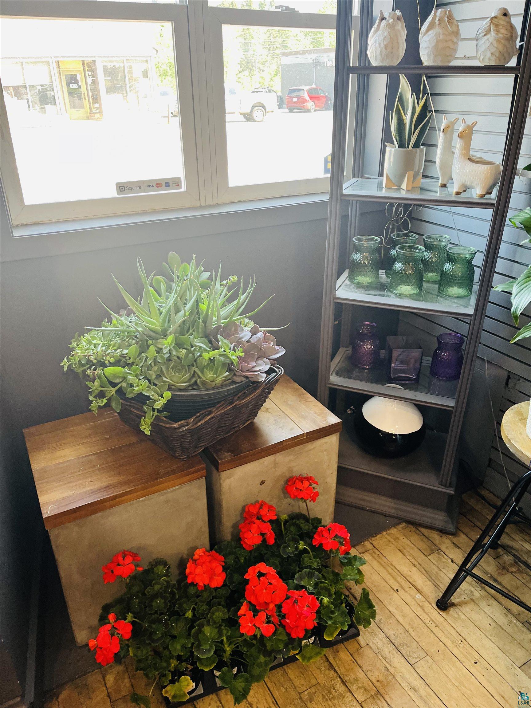 36 W Central Entrance Unit: The Rose Man Rose and Floral Shop Business Only