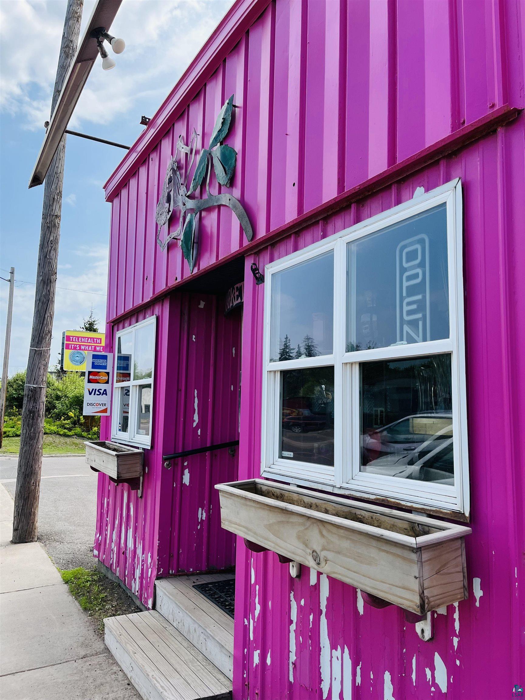 36 W Central Entrance Unit: The Rose Man Rose and Floral Shop Business Only