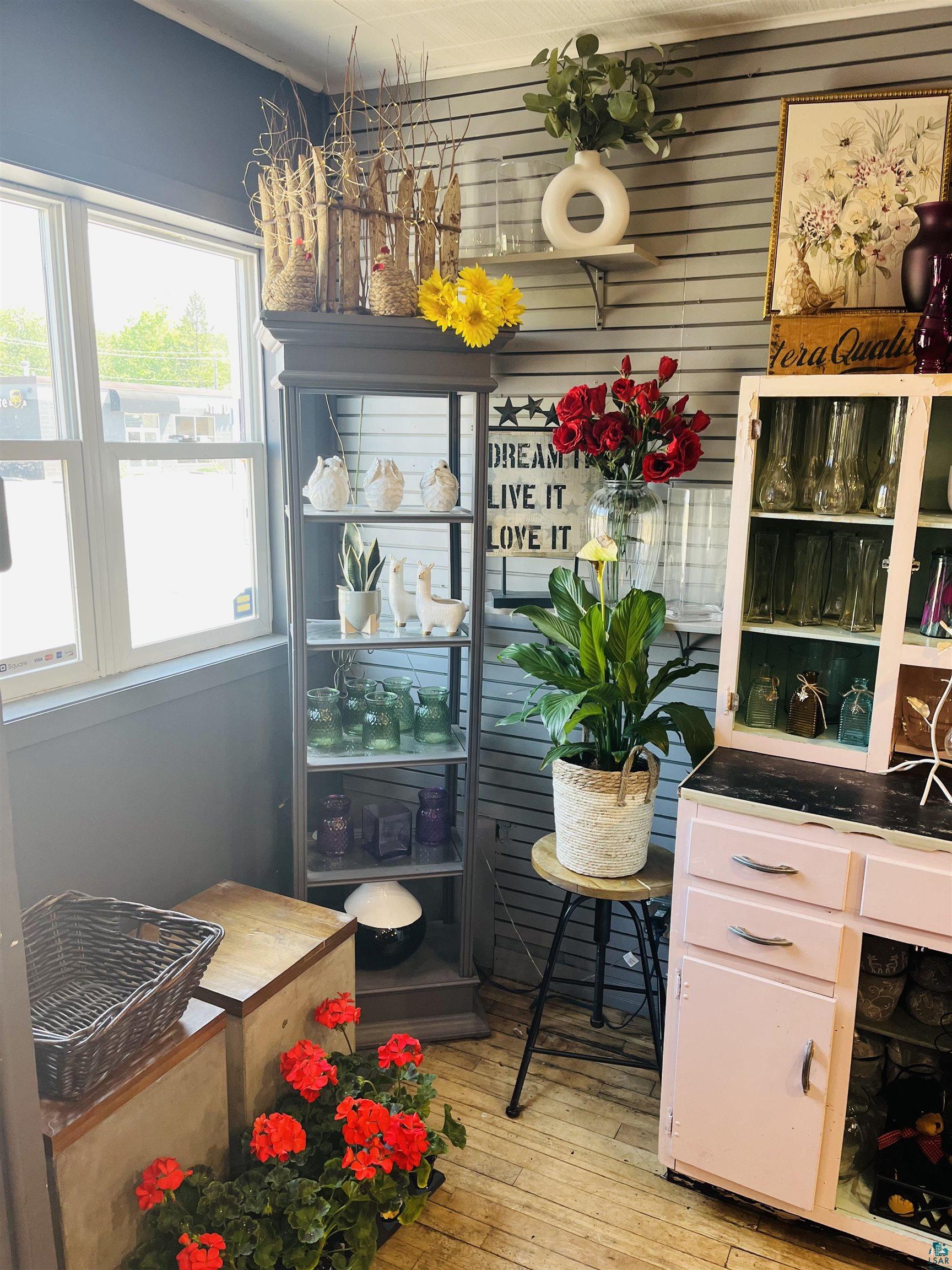 36 W Central Entrance Unit: The Rose Man Rose and Floral Shop Business Only