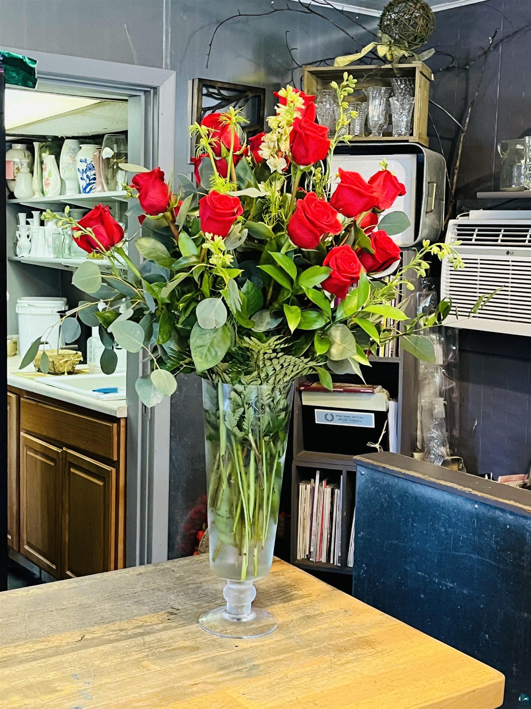 36 W Central Entrance Unit: The Rose Man Rose and Floral Shop Business Only