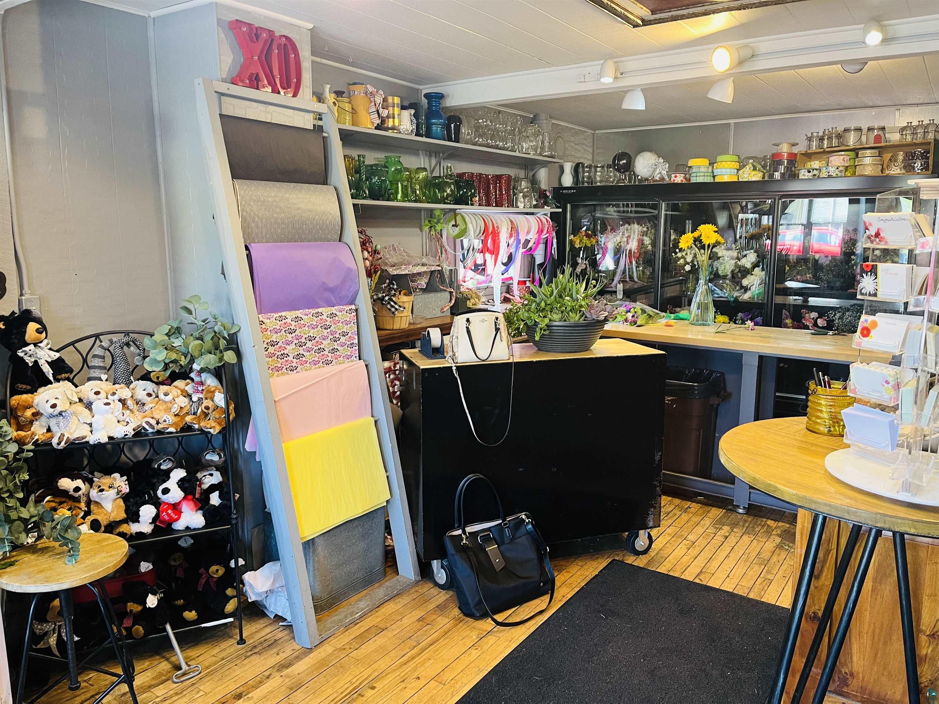 36 W Central Entrance Unit: The Rose Man Rose and Floral Shop Business Only
