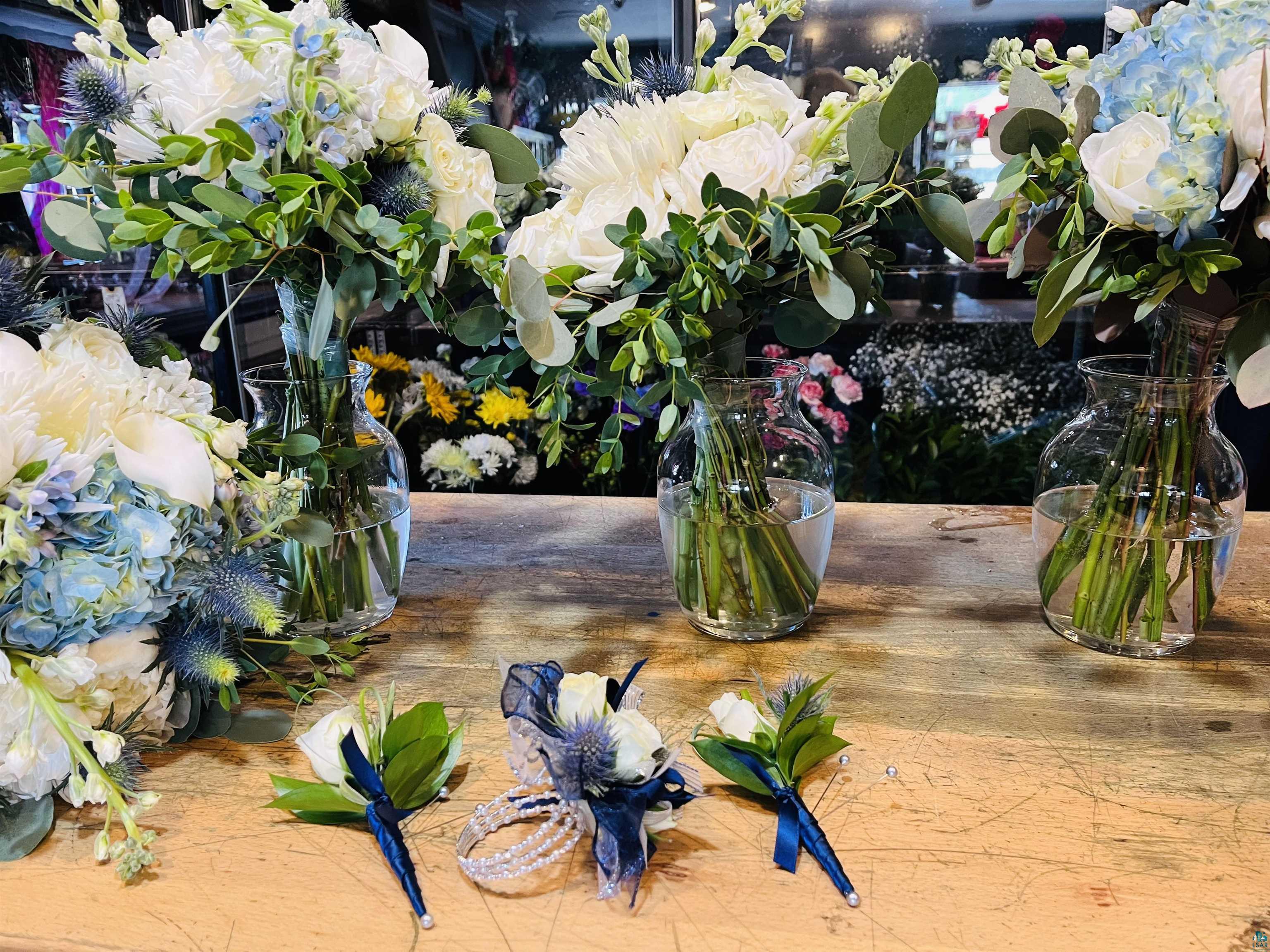 36 W Central Entrance Unit: The Rose Man Rose and Floral Shop Business Only