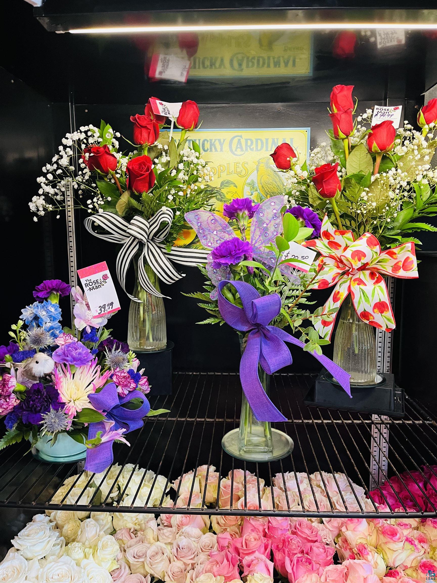 36 W Central Entrance Unit: The Rose Man Rose and Floral Shop Business Only