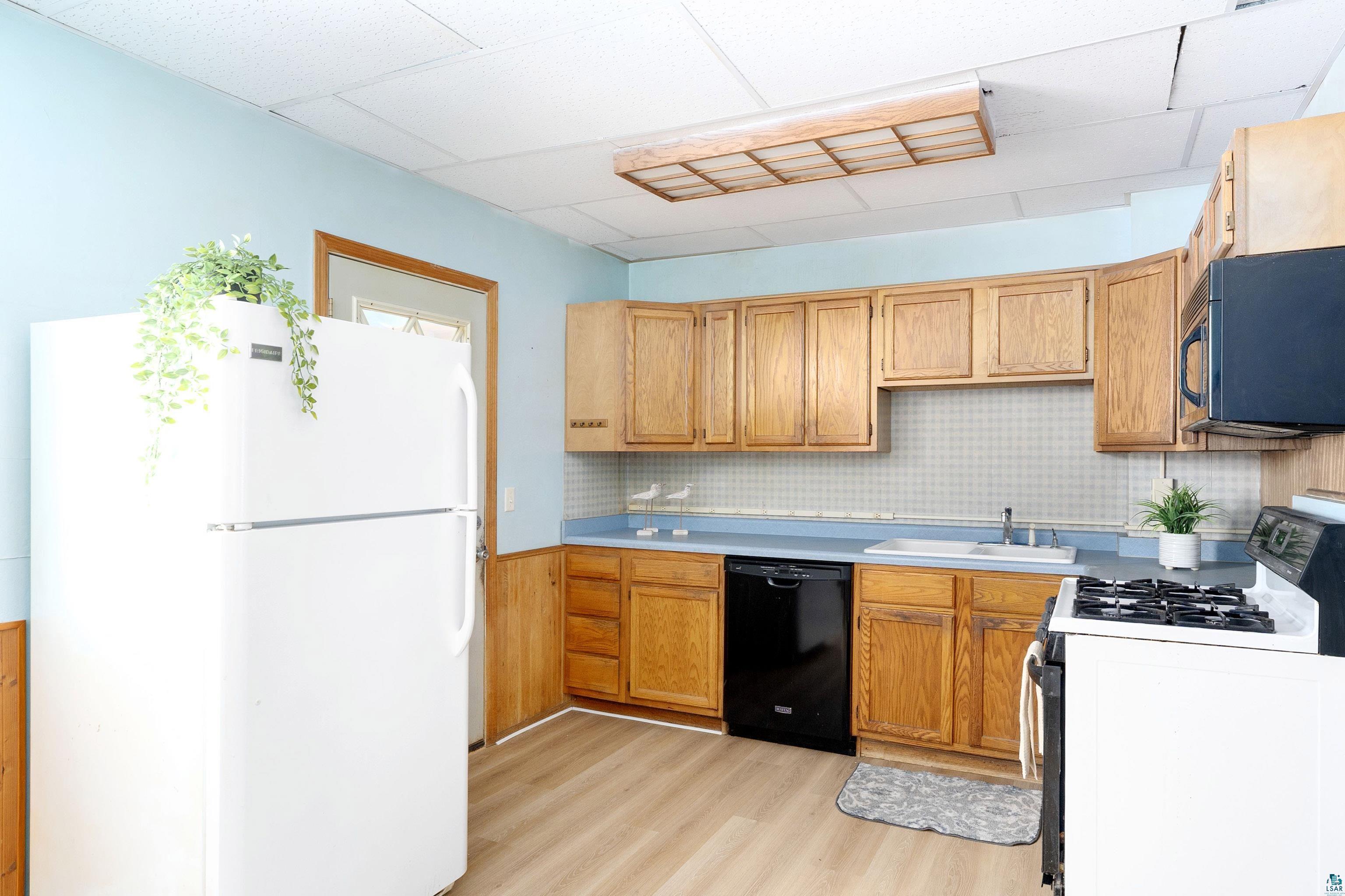 1420 90th Ave W