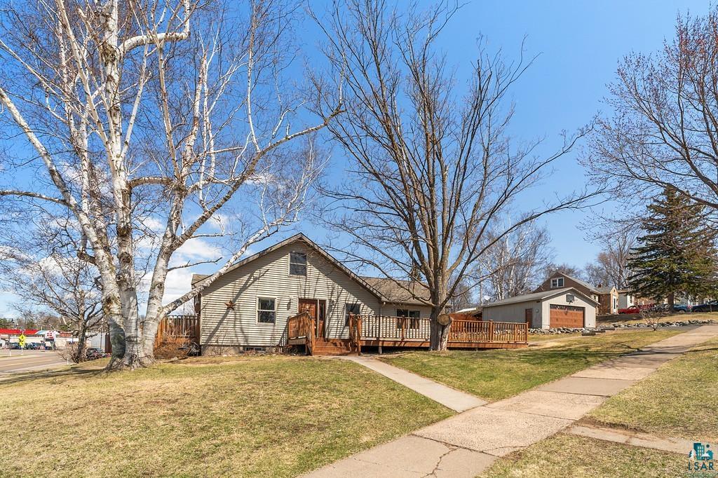 3902 Woodland Ave