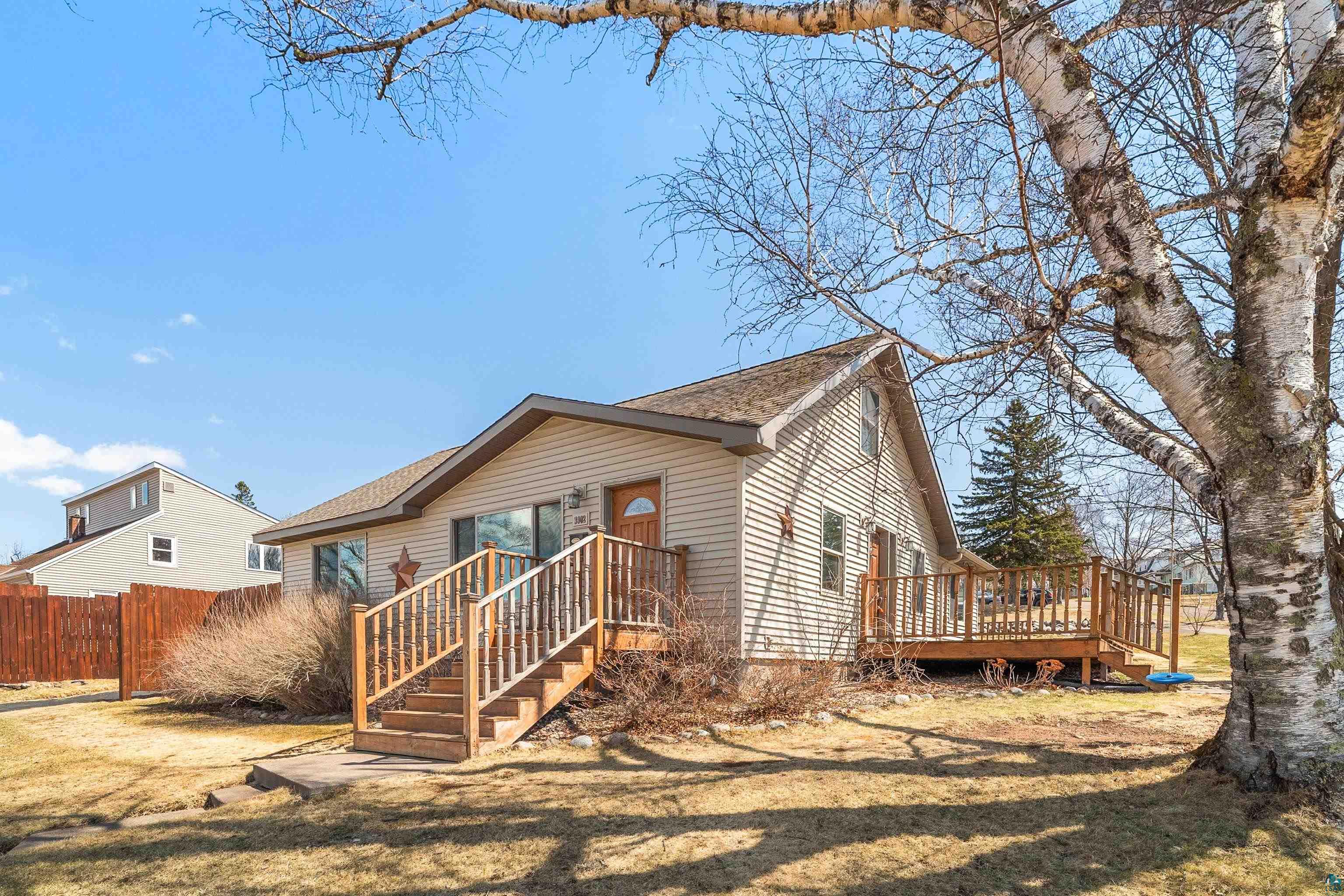 3902 Woodland Ave