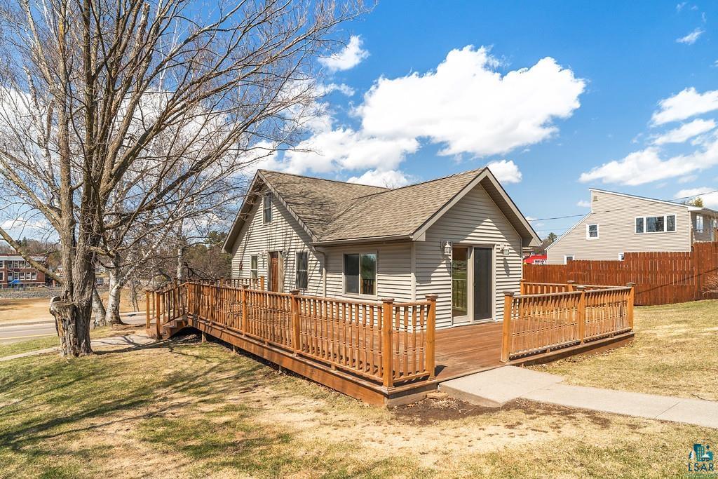 3902 Woodland Ave