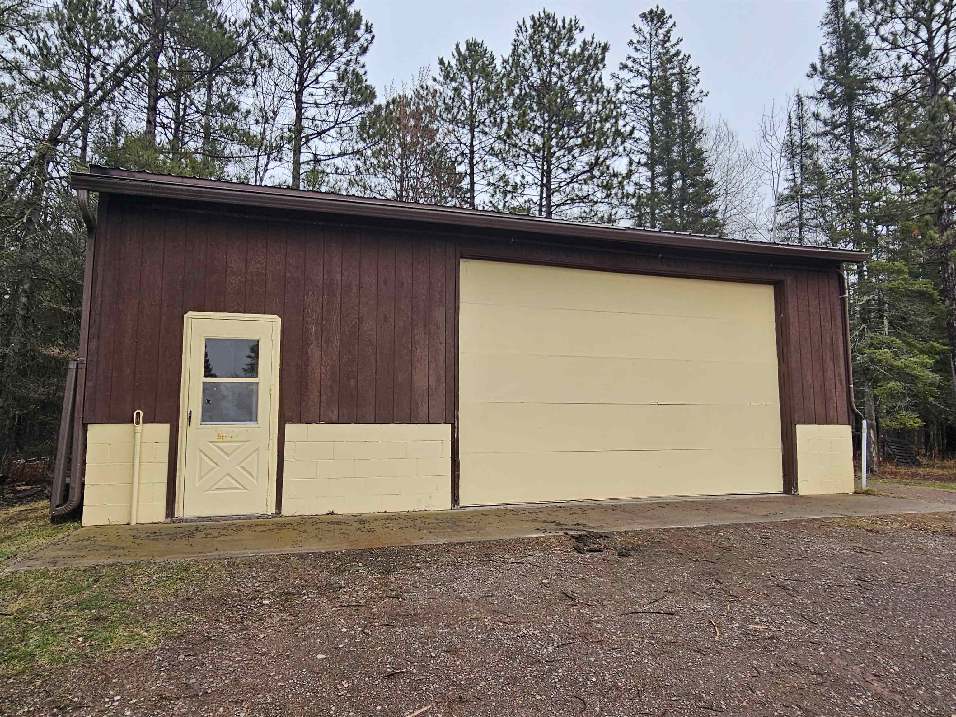 5676 McQuade Rd