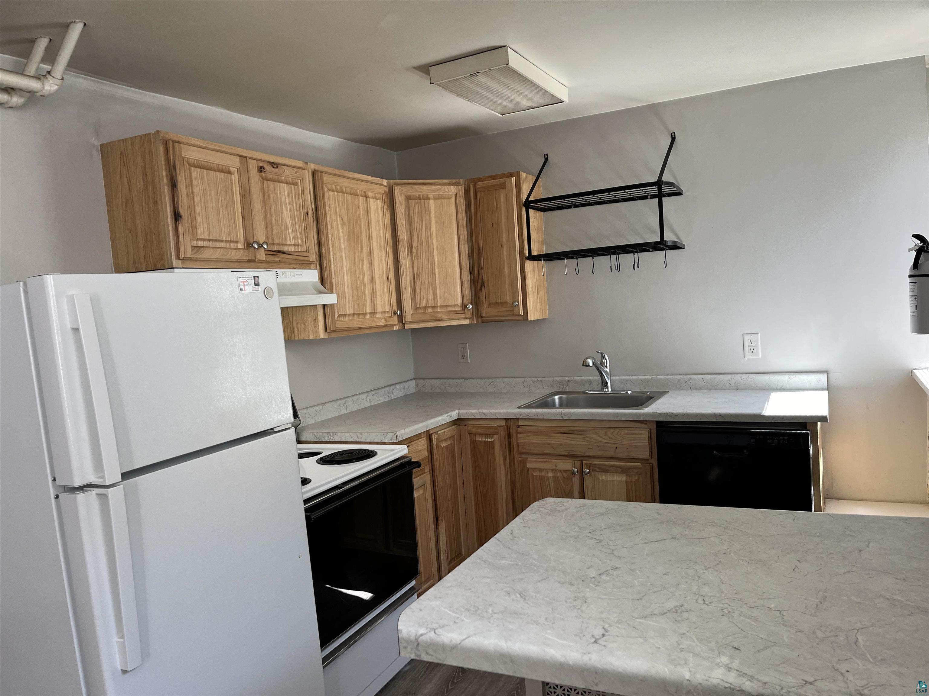 612 1/2 N 6th Ave E Unit: LL