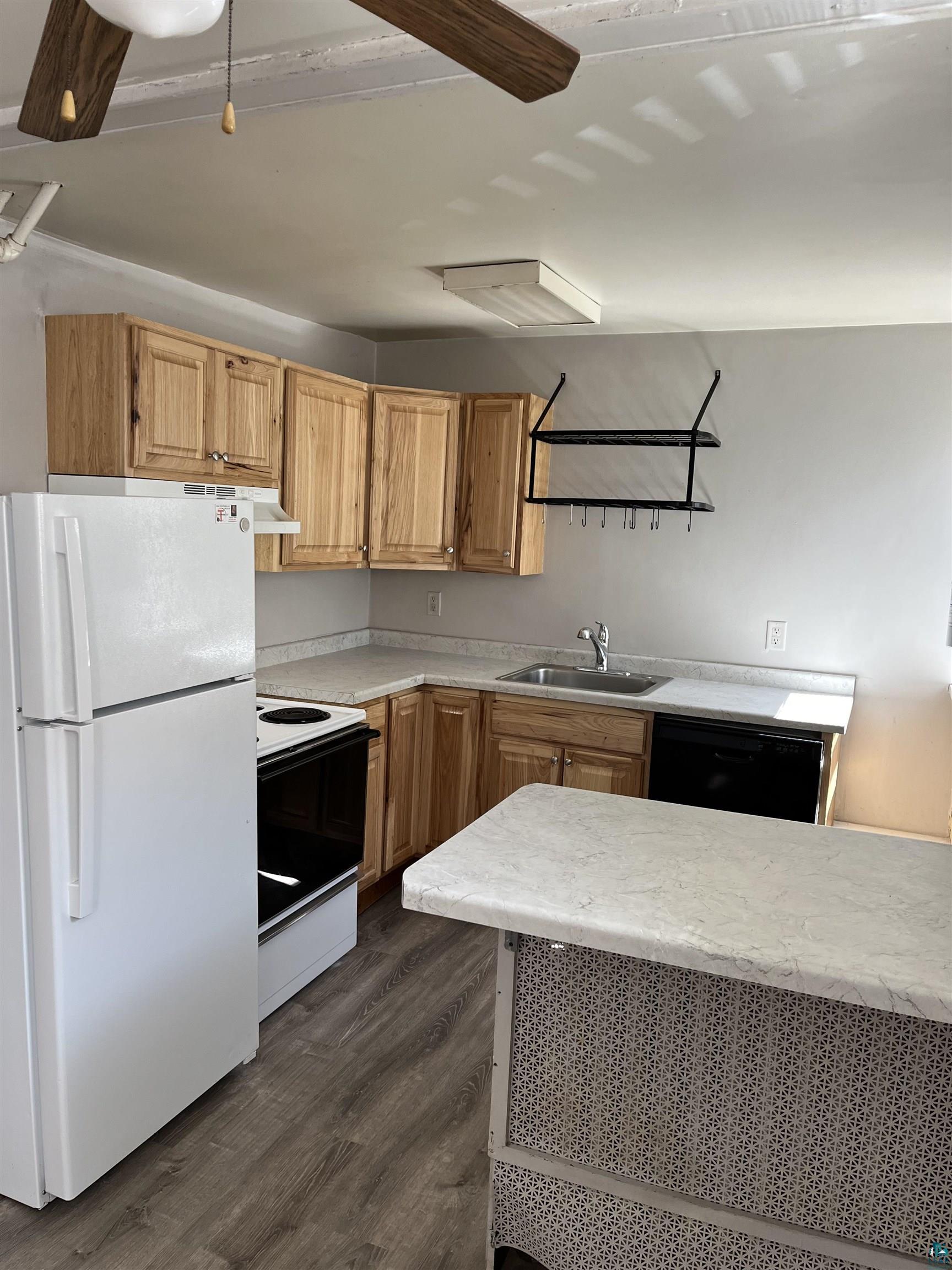 612 1/2 N 6th Ave E Unit: LL