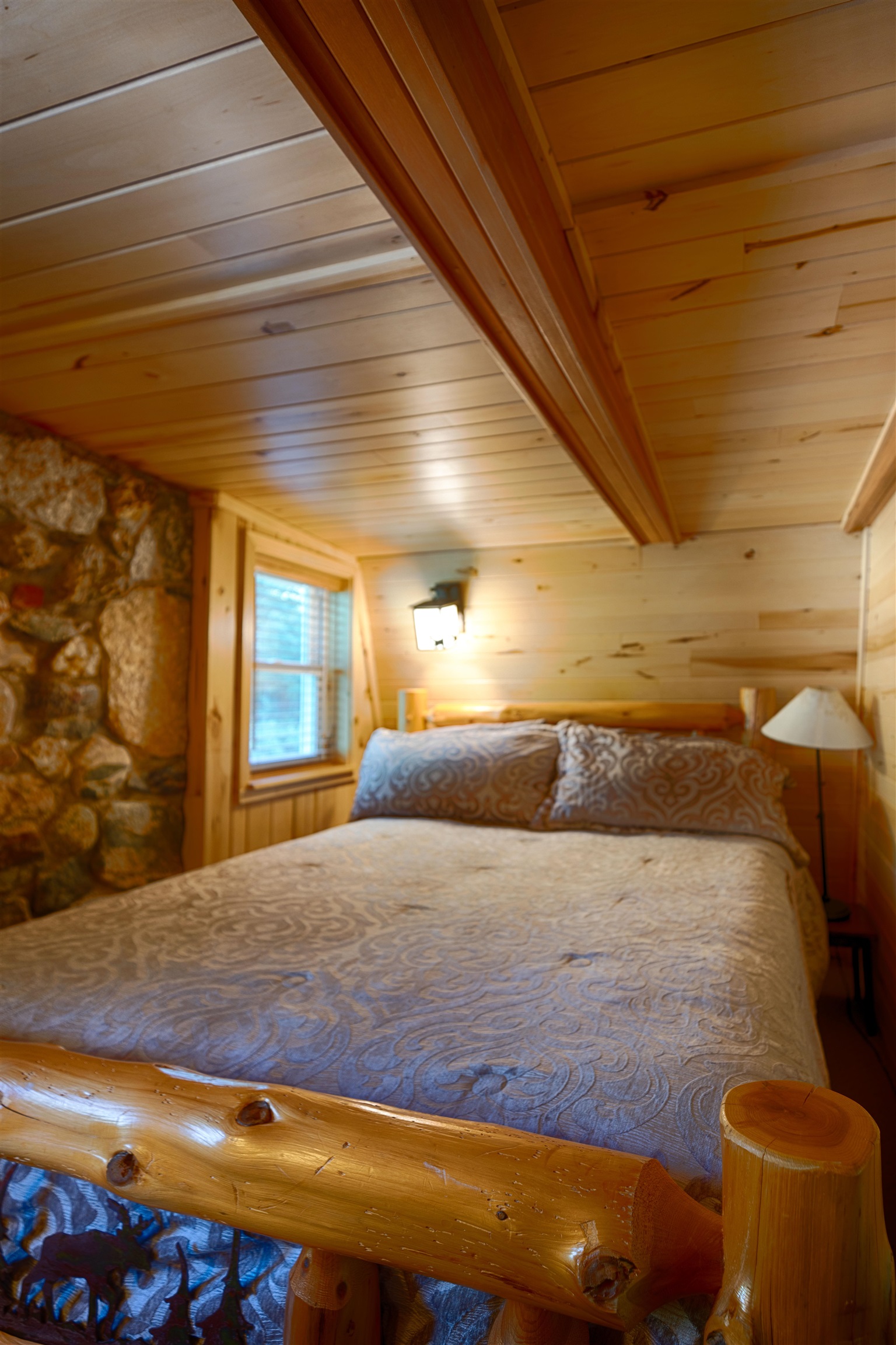 2374 E Cabin Cr