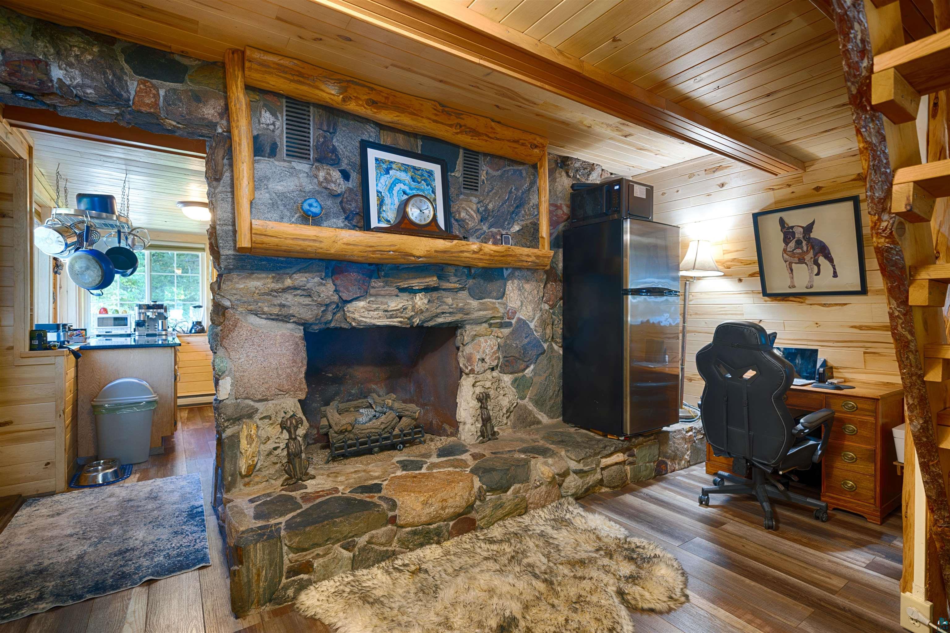 2374 E Cabin Cr