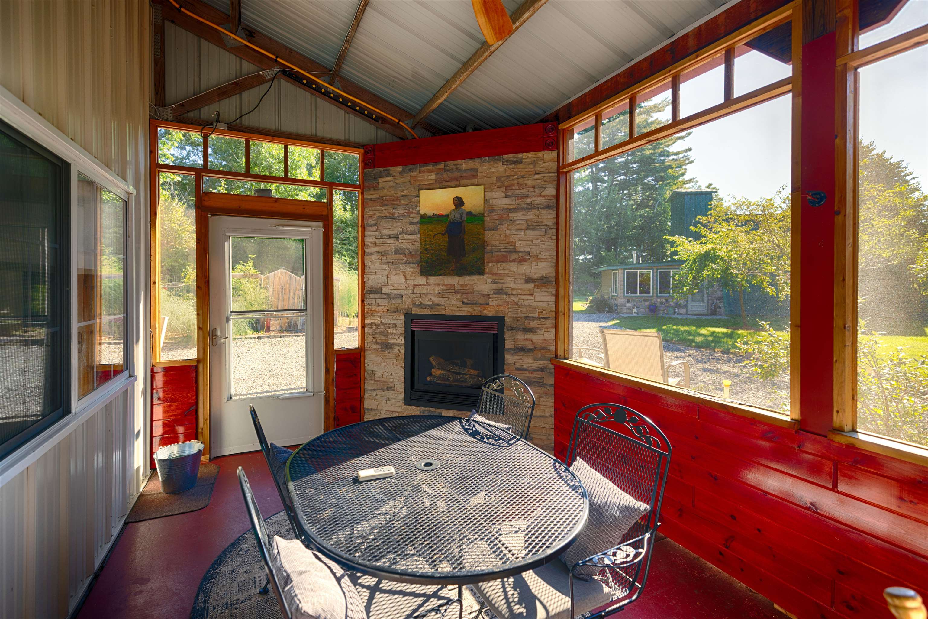 2374 E Cabin Cr