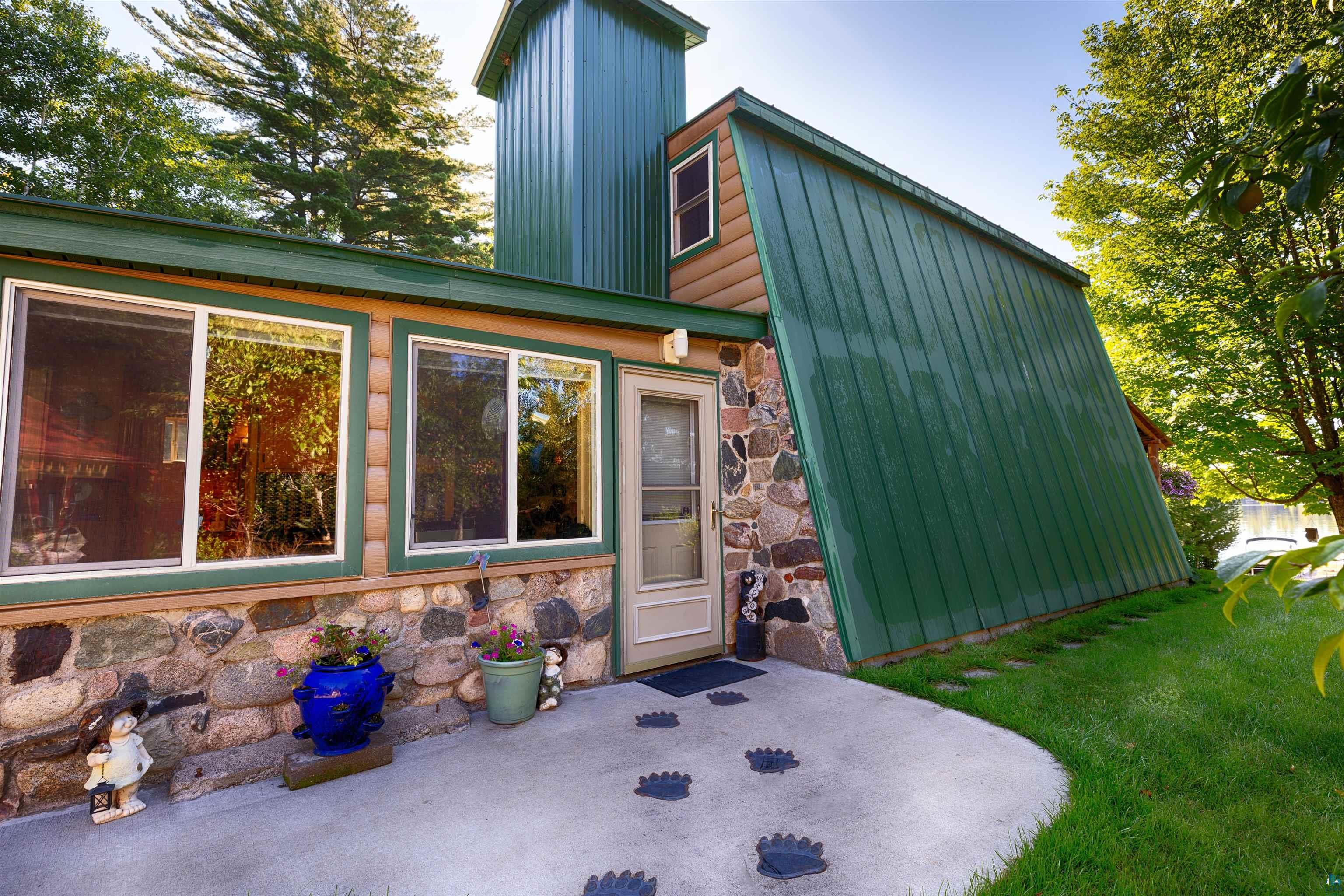 2374 E Cabin Cr