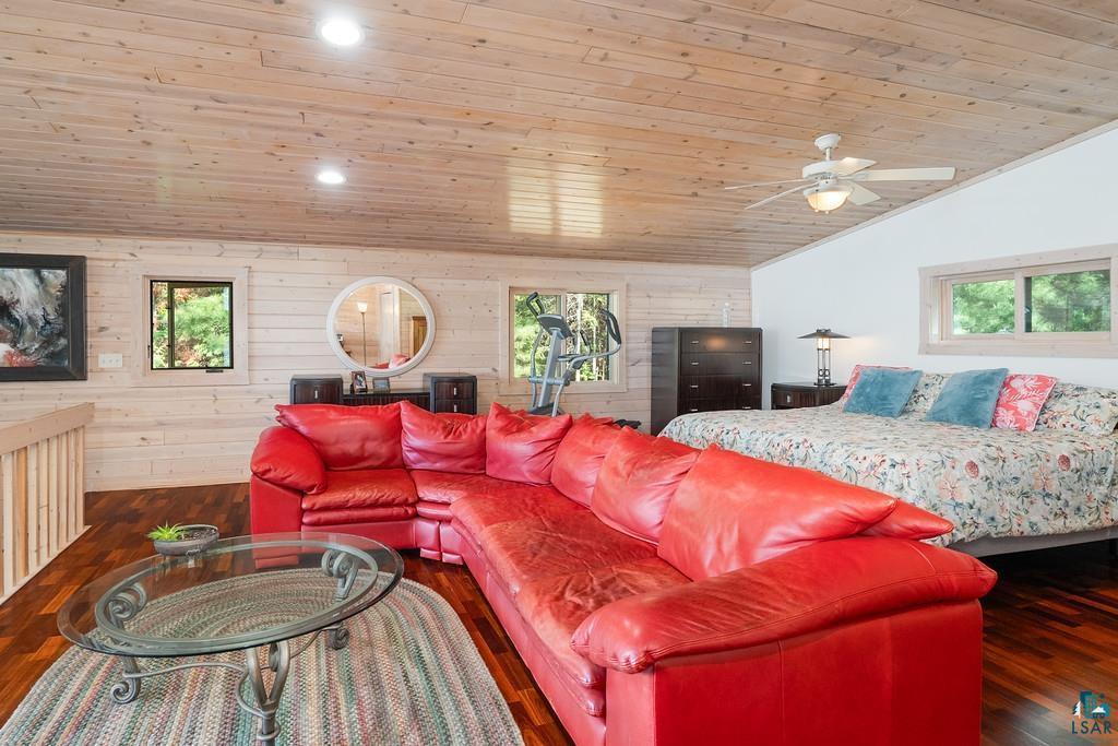 2161 Birch Point Rd
