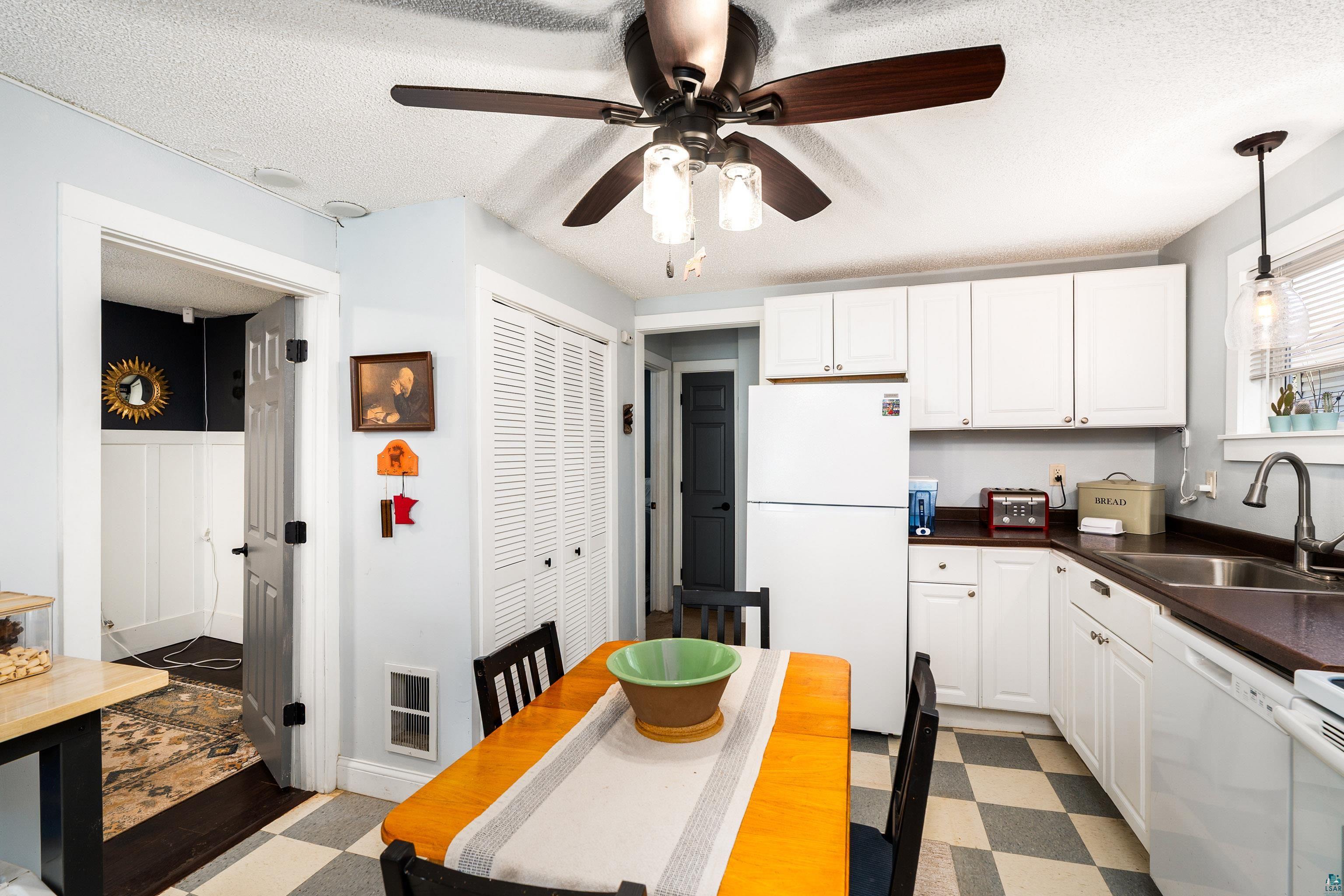 416 N 59th Ave W