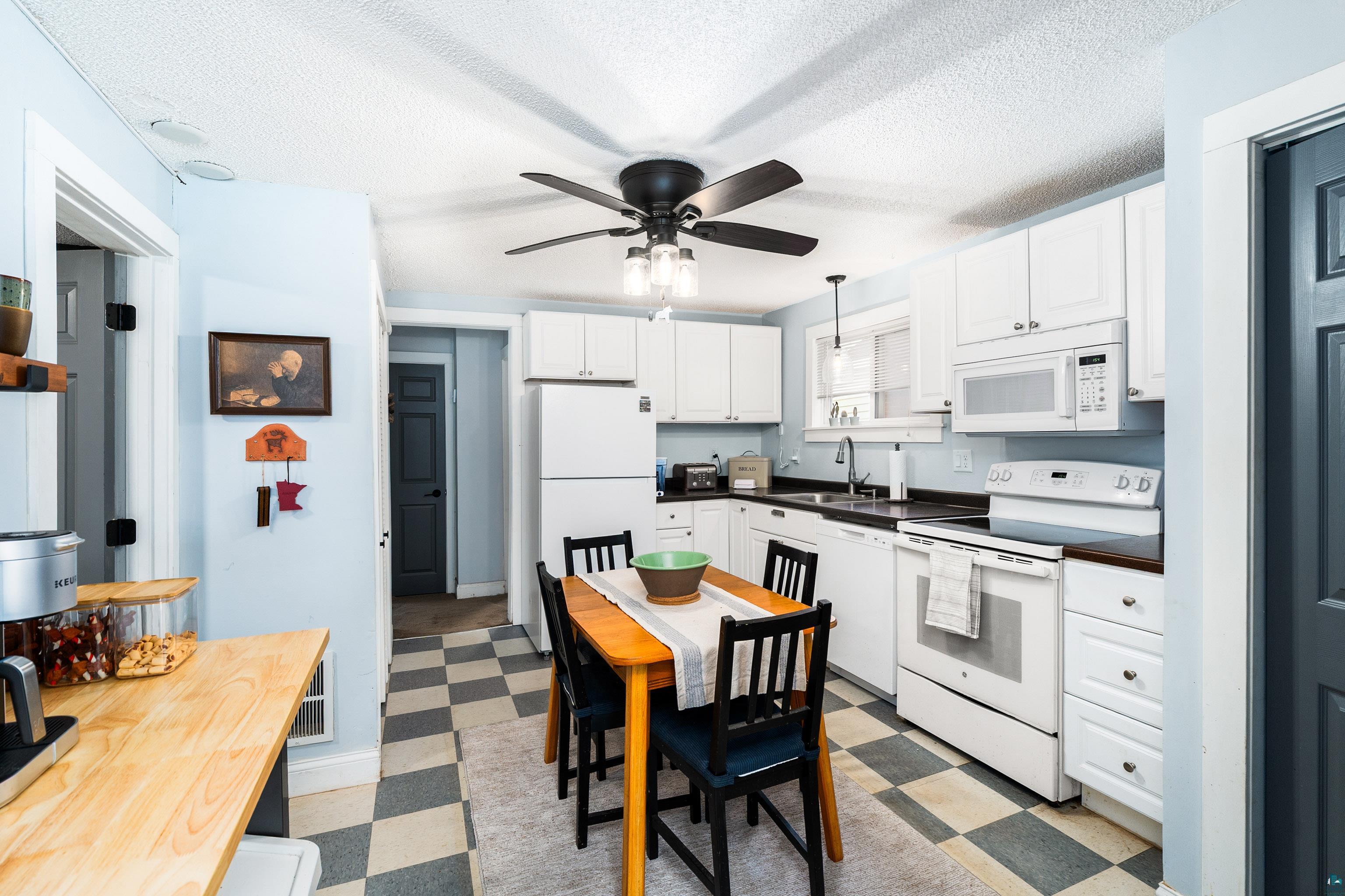 416 N 59th Ave W