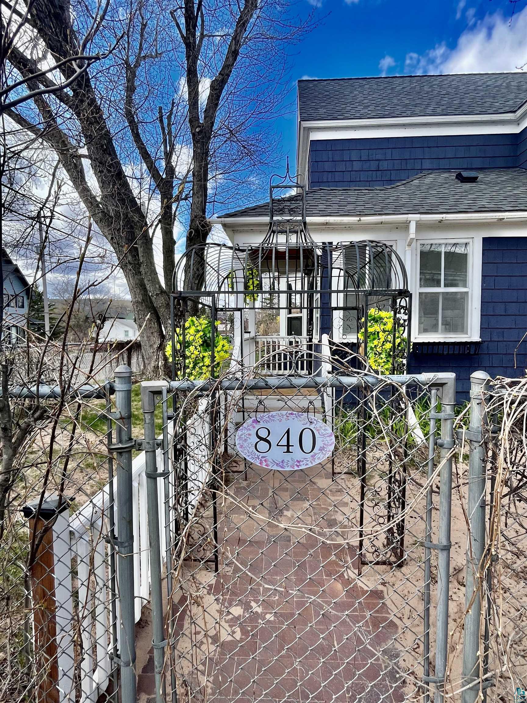 840 Lake Ave S