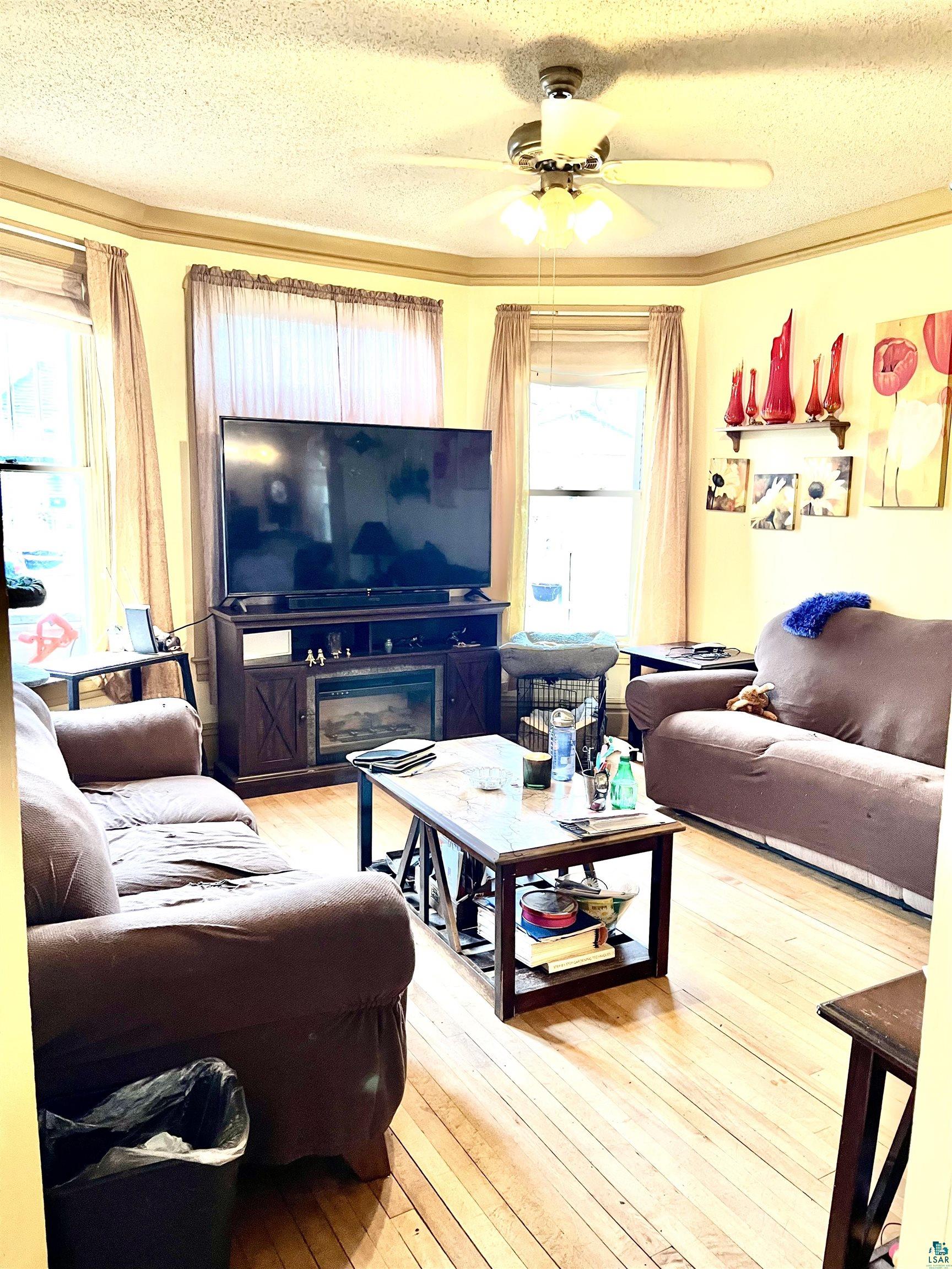 24 N 25th Ave W