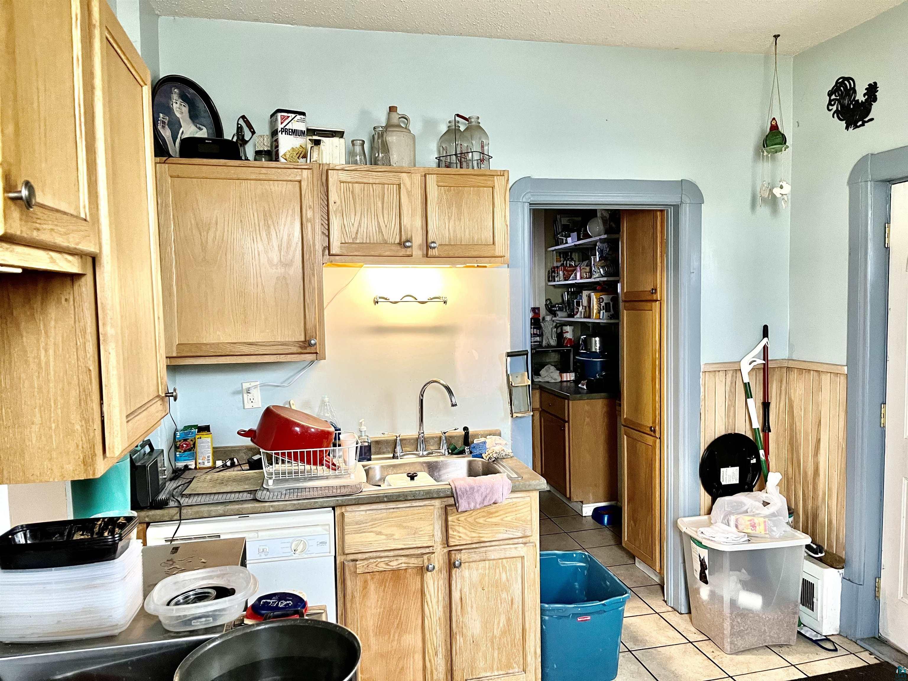 24 N 25th Ave W