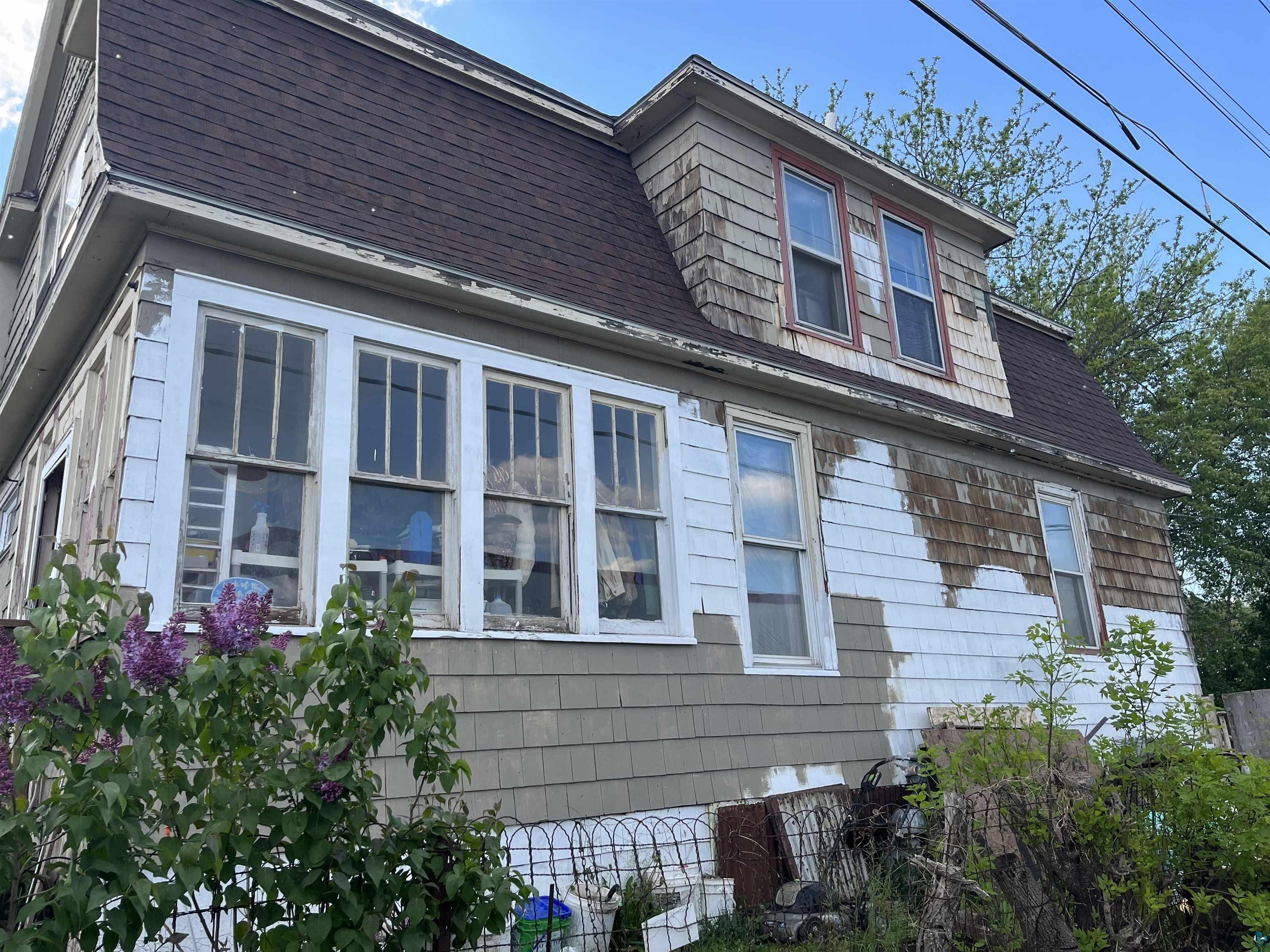 24 N 25th Ave W