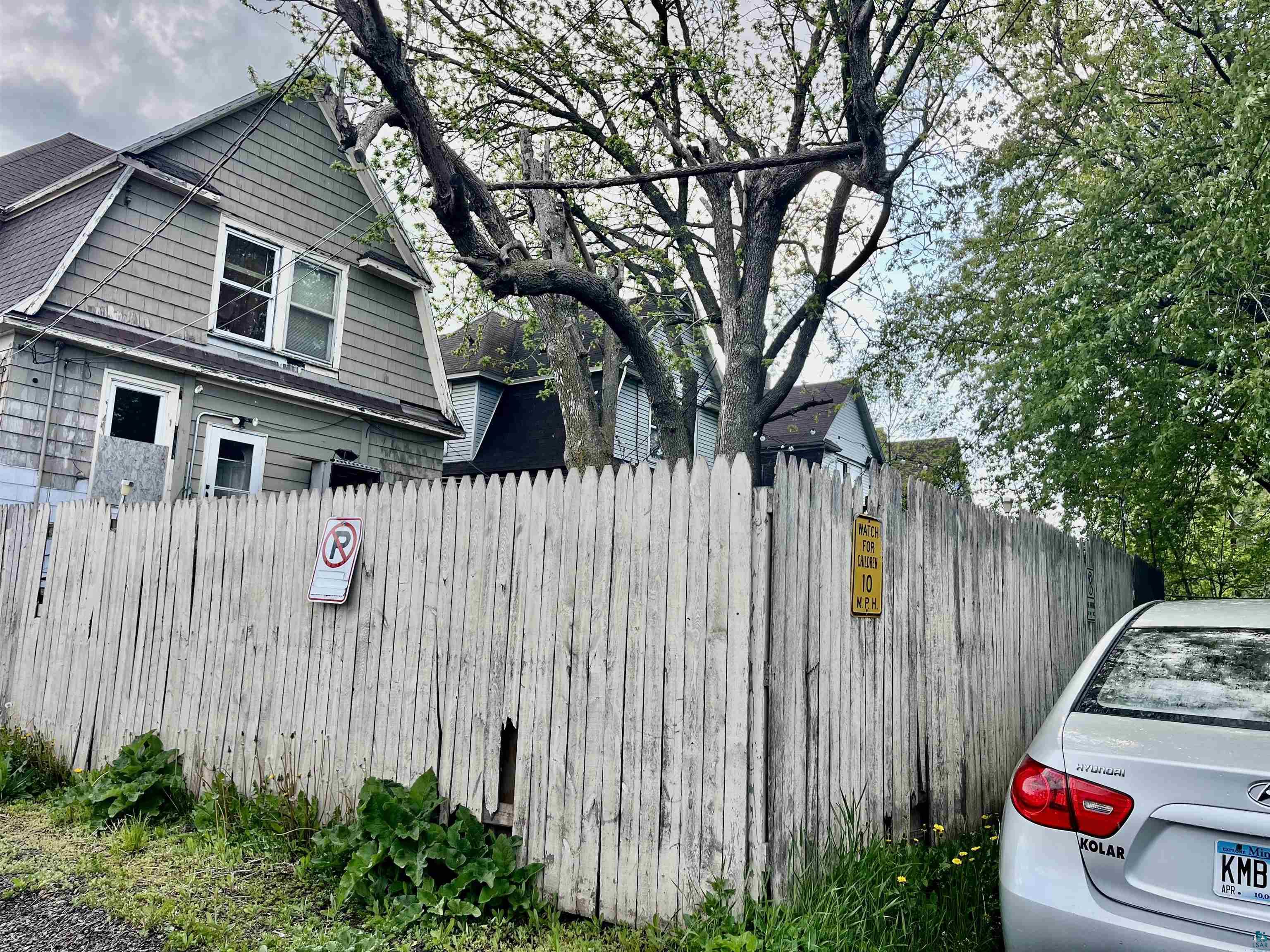 24 N 25th Ave W
