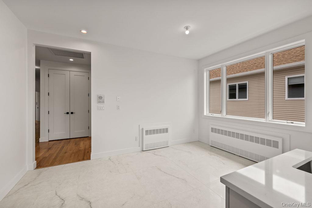 80 Twin Avenue Unit: 302