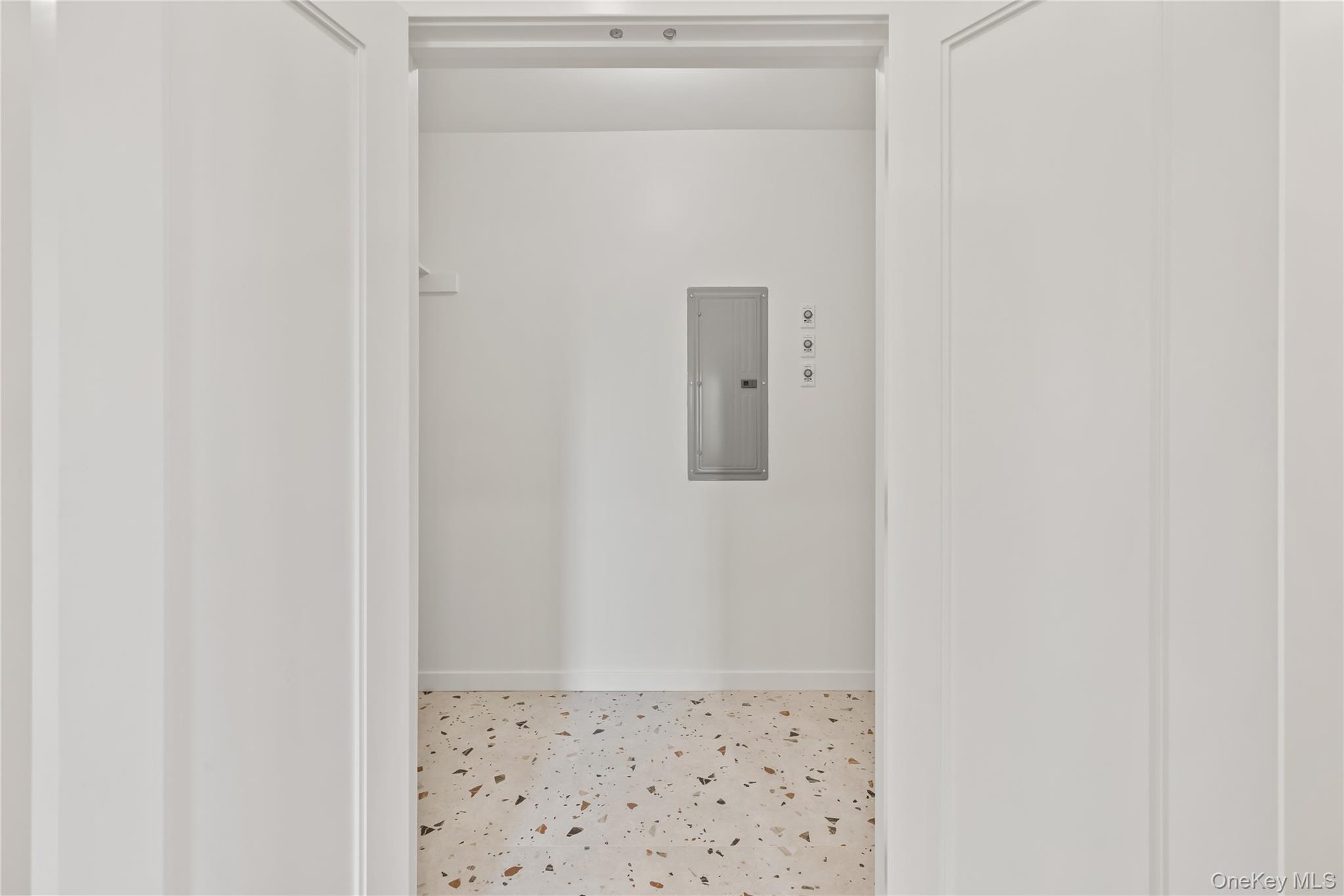 80 Twin Avenue Unit: 302