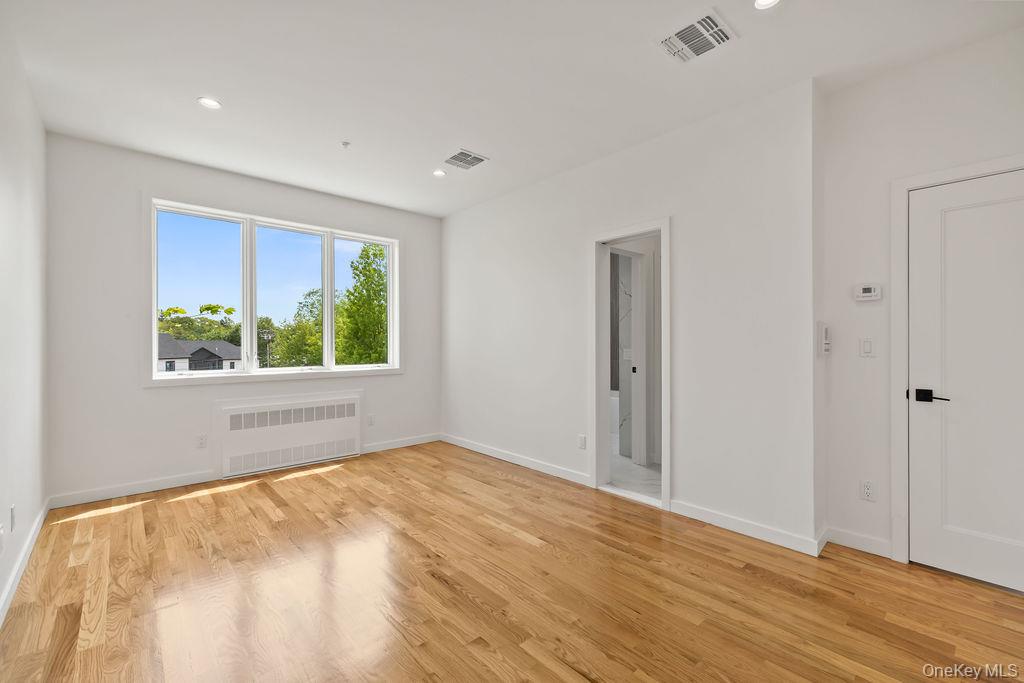 80 Twin Avenue Unit: 302