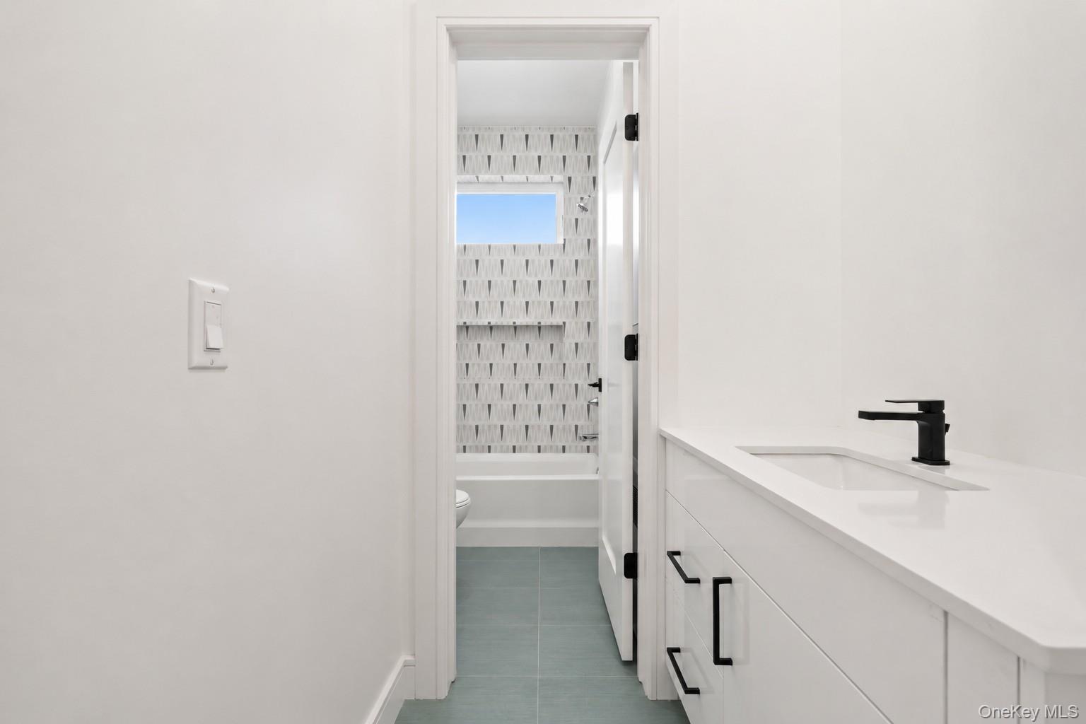 15 Warren Court Unit: 201