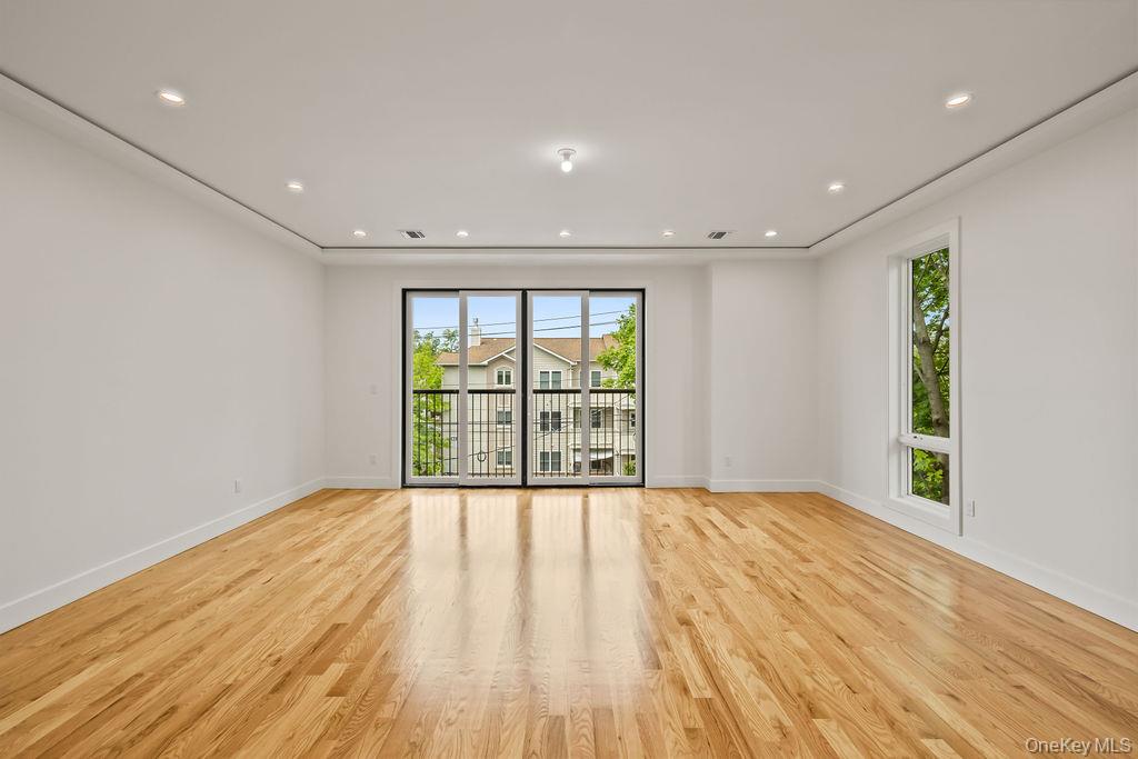 80 Twin Avenue Unit: 112