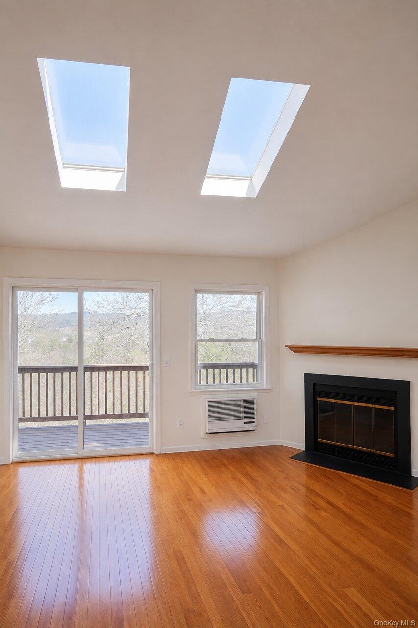 7 Lexington Hill Unit: 12