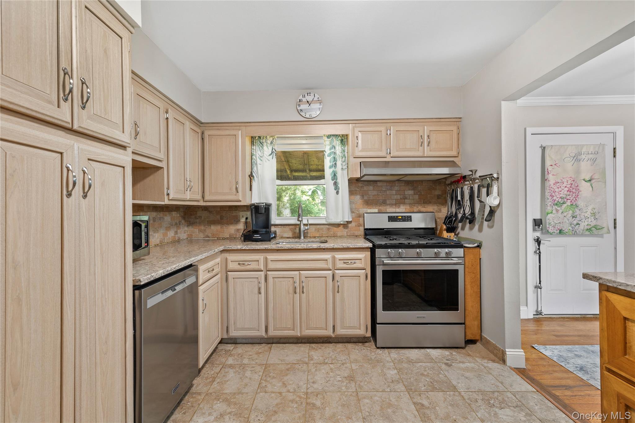 24 Maplewood Boulevard